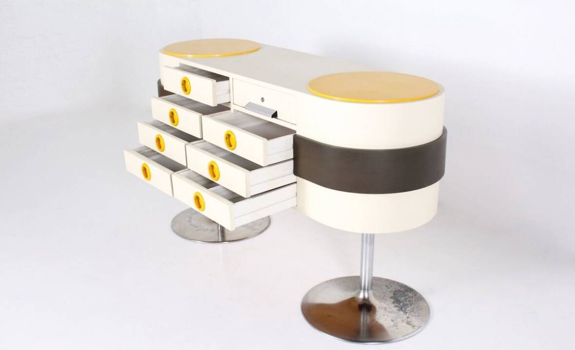 Counter Space Age Pop Art Style Raymond Loewy