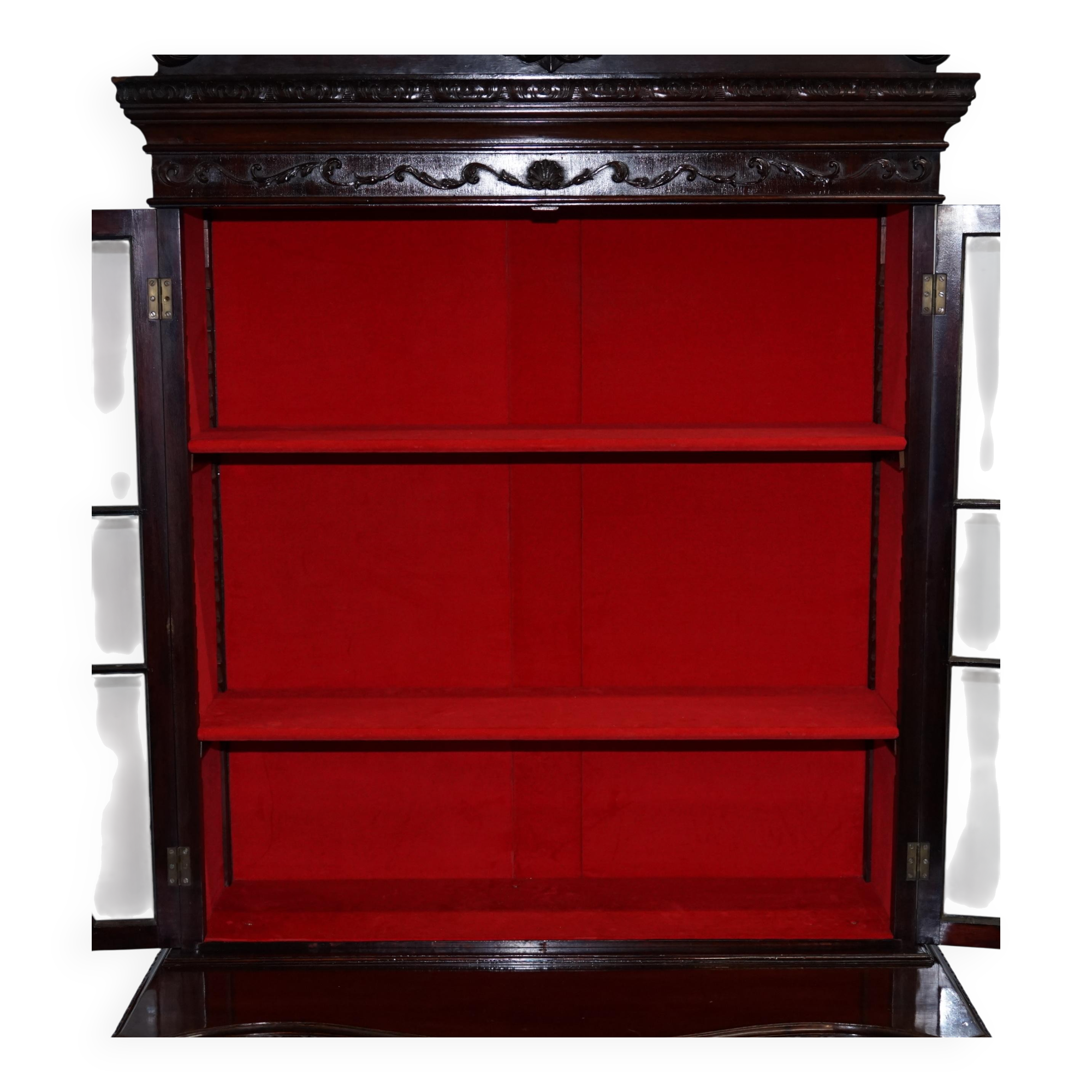 George III Library Thomas Chippendale in Hardwood on Serpentine Chest of Drawers