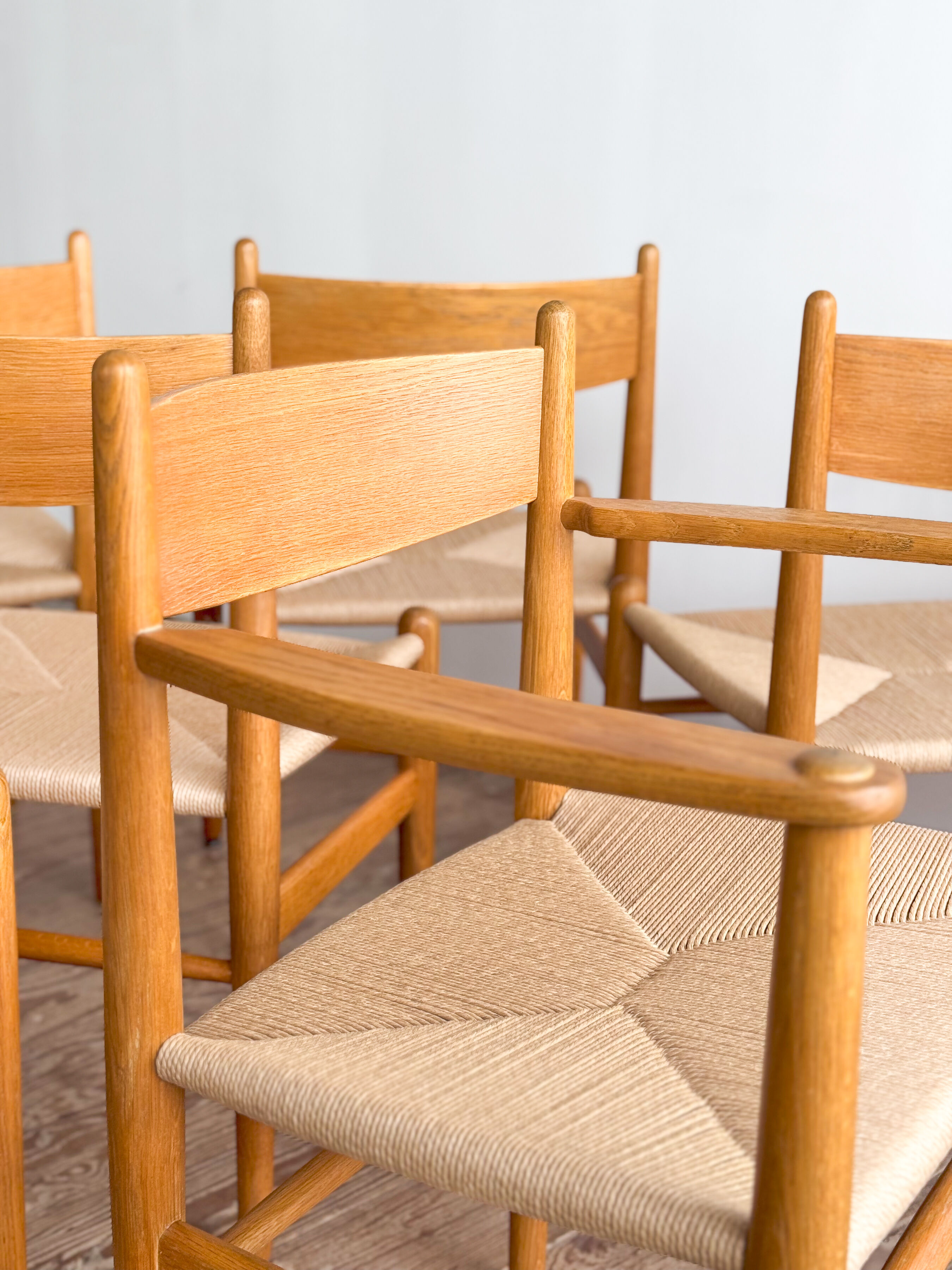 Ensemble de 6 chaises CH36 + 1 fauteuil CH37 de Hans J. Wegner en chêne