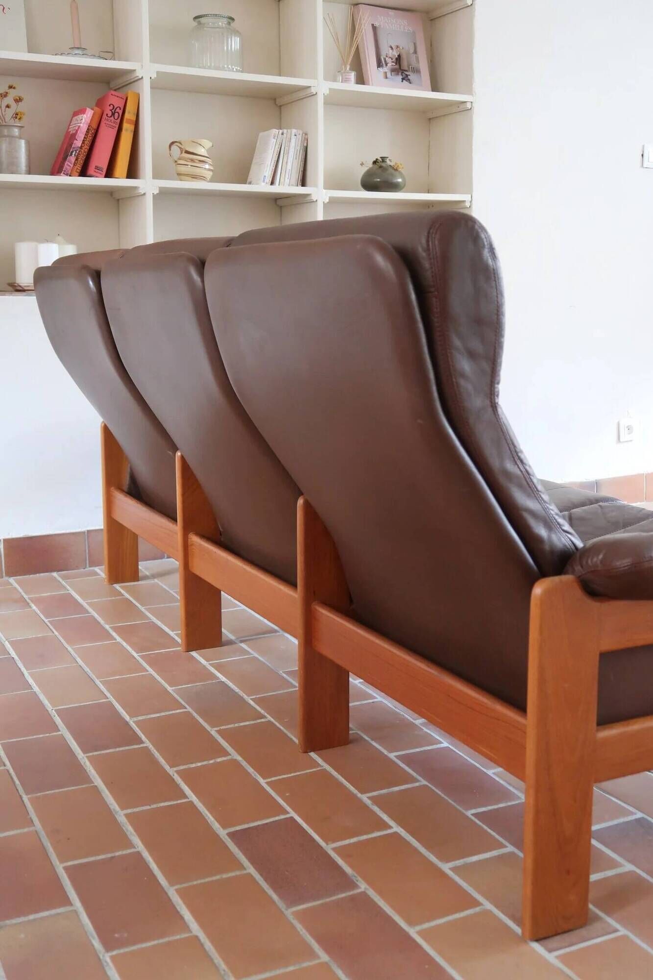 Brown leather 3-seater sofa, Sven Ellekaer for Skipper, 1982.