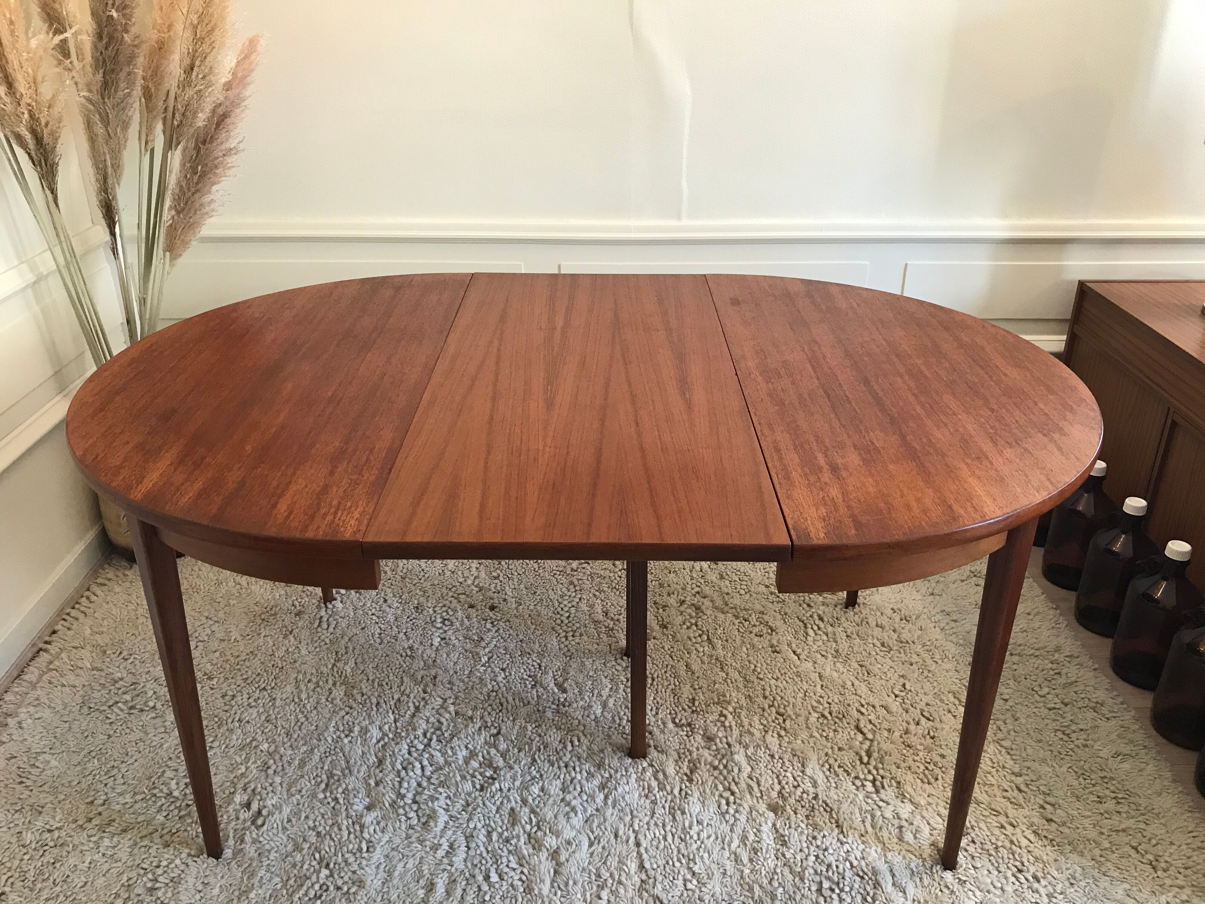 Teak round table, with extension, 1960