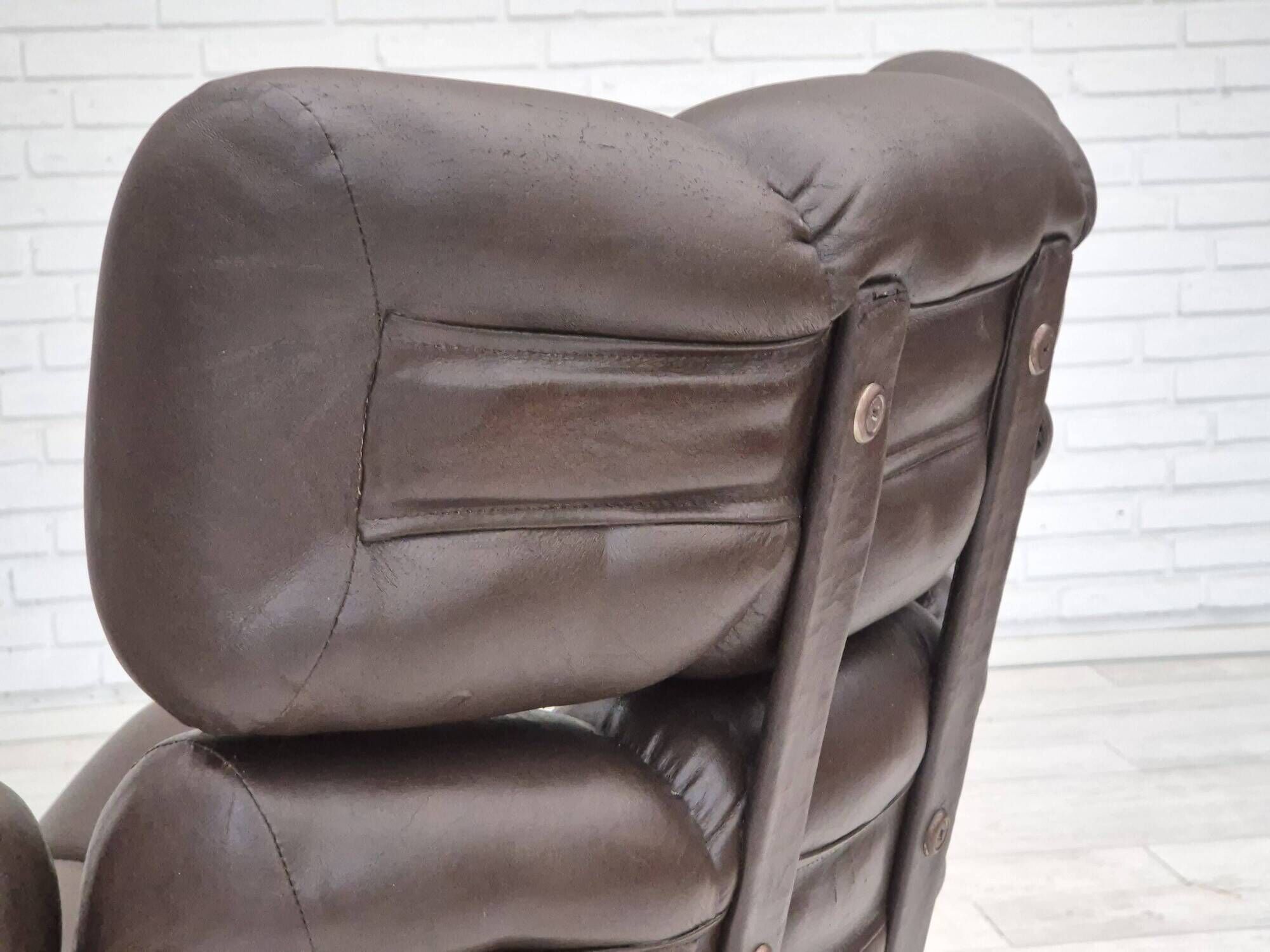 1970s, Scandinavian swivel chair, original condition, artificial leather, chrome steel.