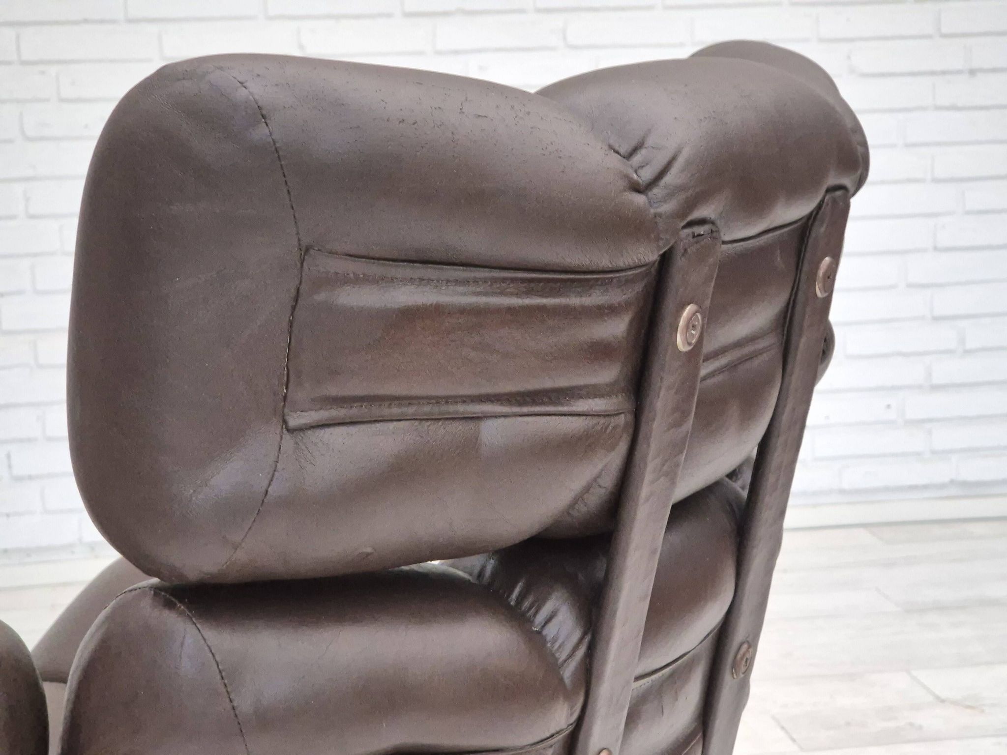 1970s, Scandinavian swivel chair, original condition, artificial leather, chrome steel.