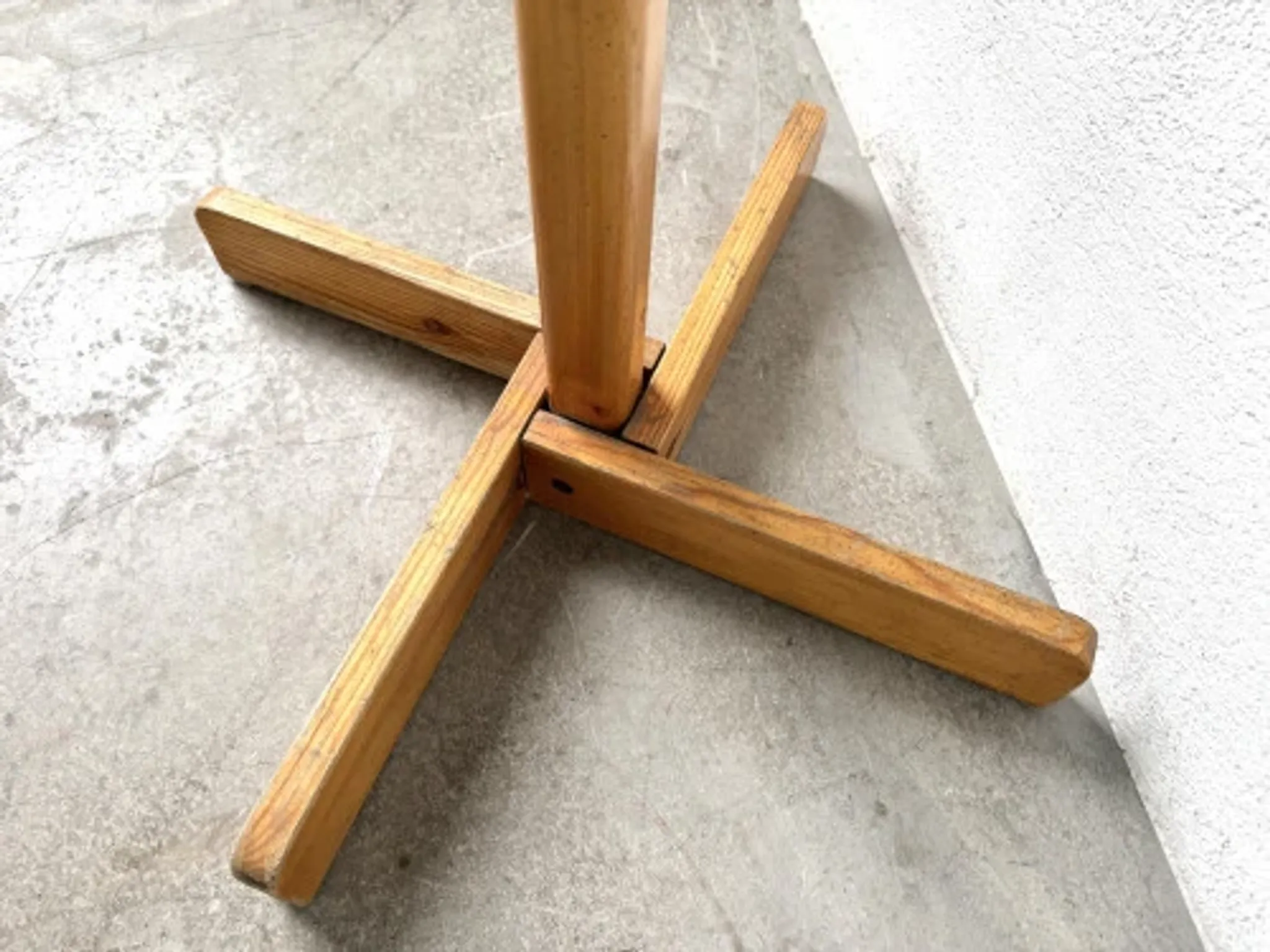 Modernist coat rack in solid pine, 1970s
