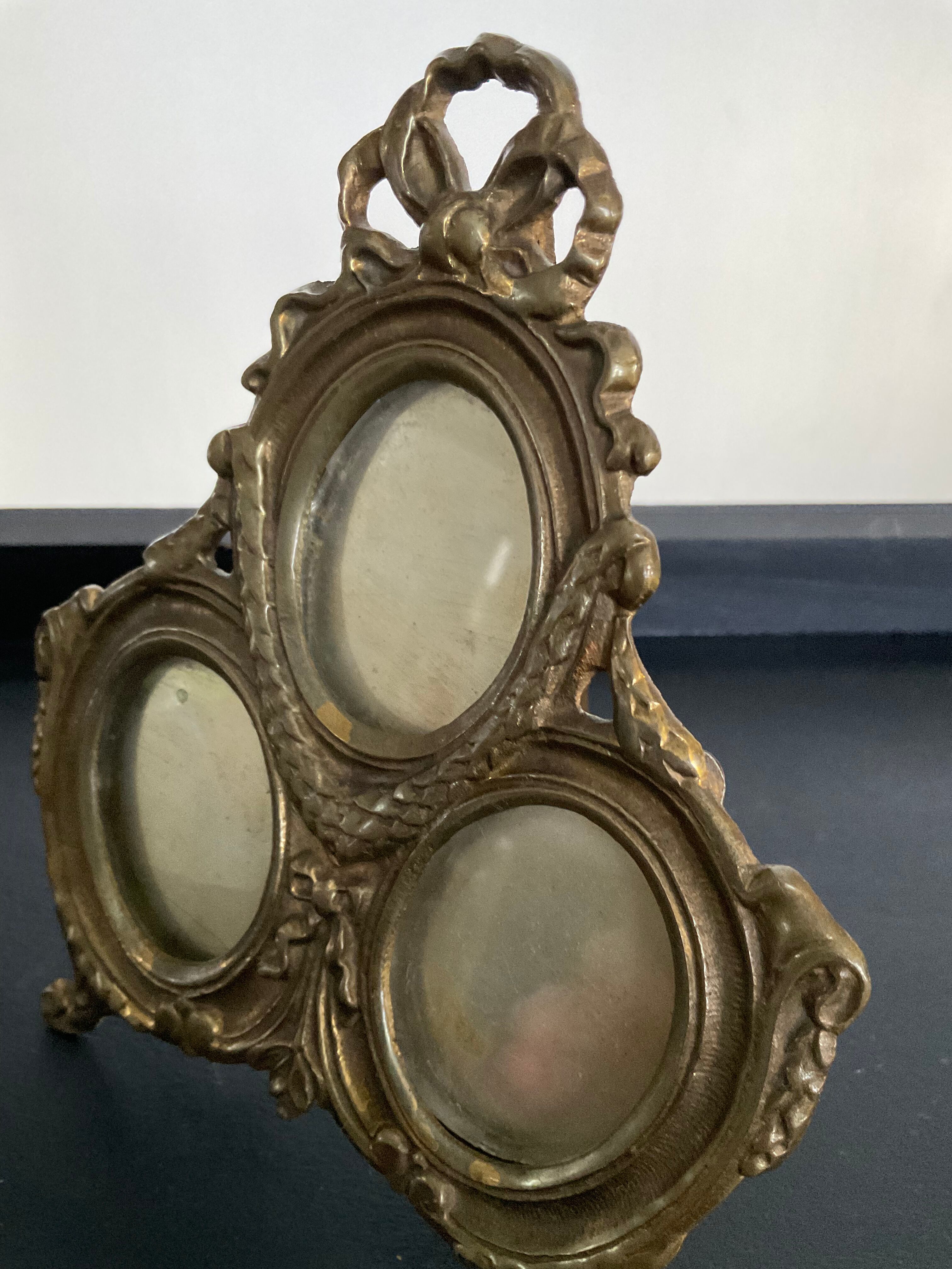 Old bronze photo frame 3 medallions