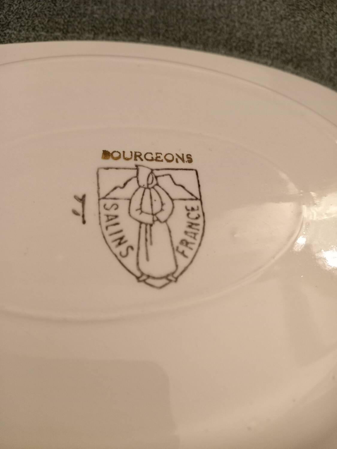Set of 2 vintage earthenware dishes from Salins