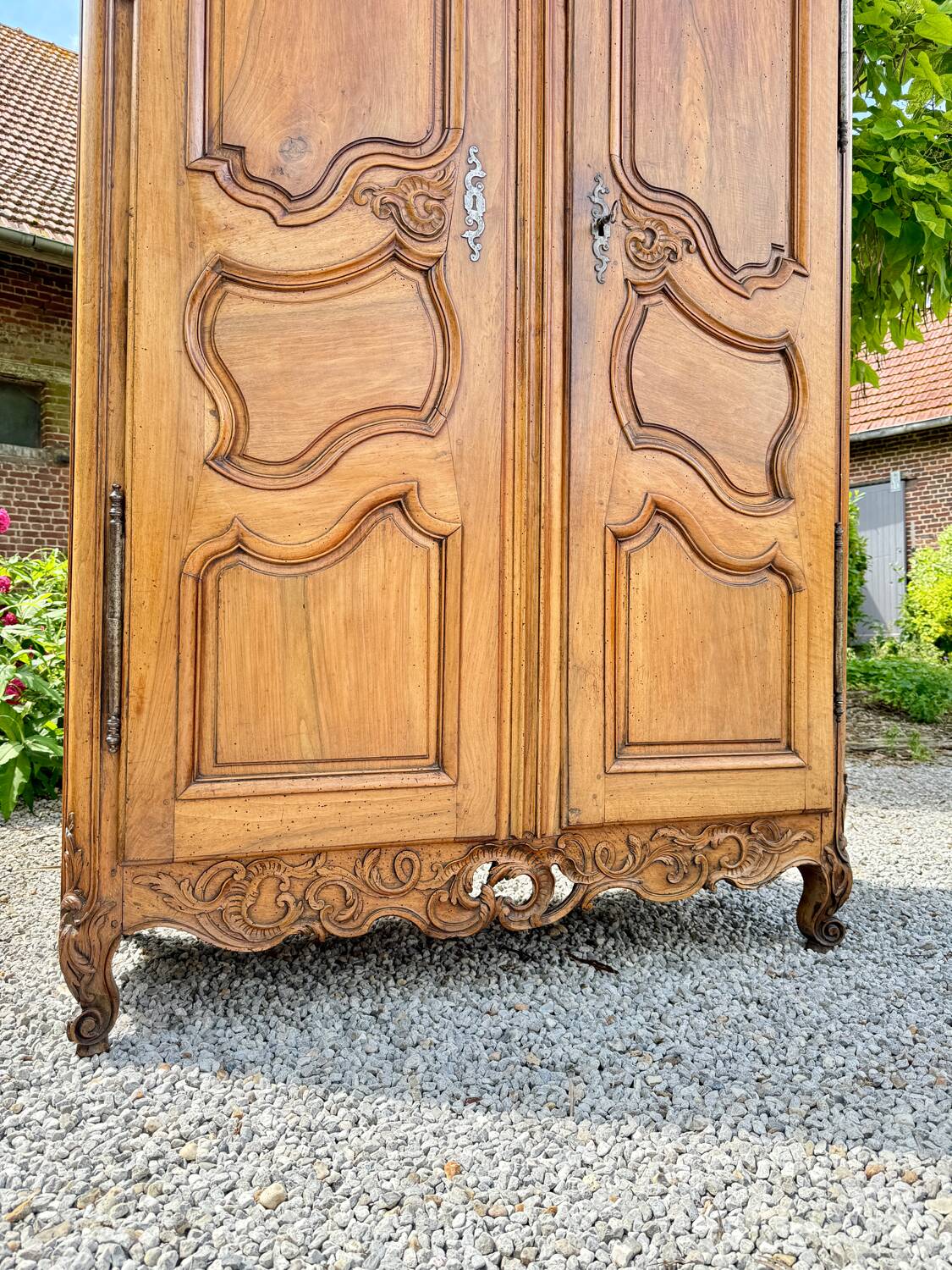 Provencal wedding armoire in walnut nîmes xviii eme century