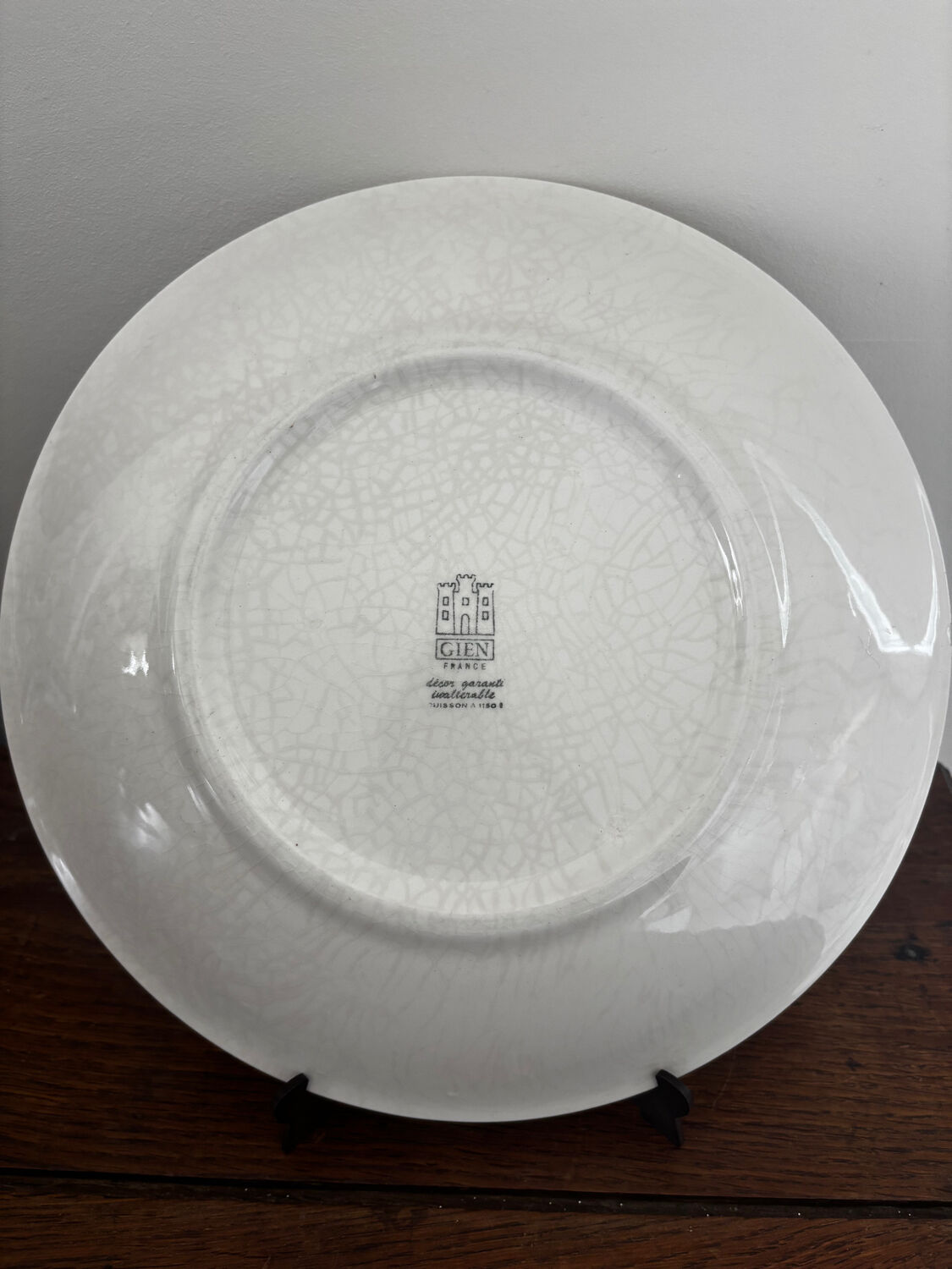 Vintage shallow plate with towel pattern Gien