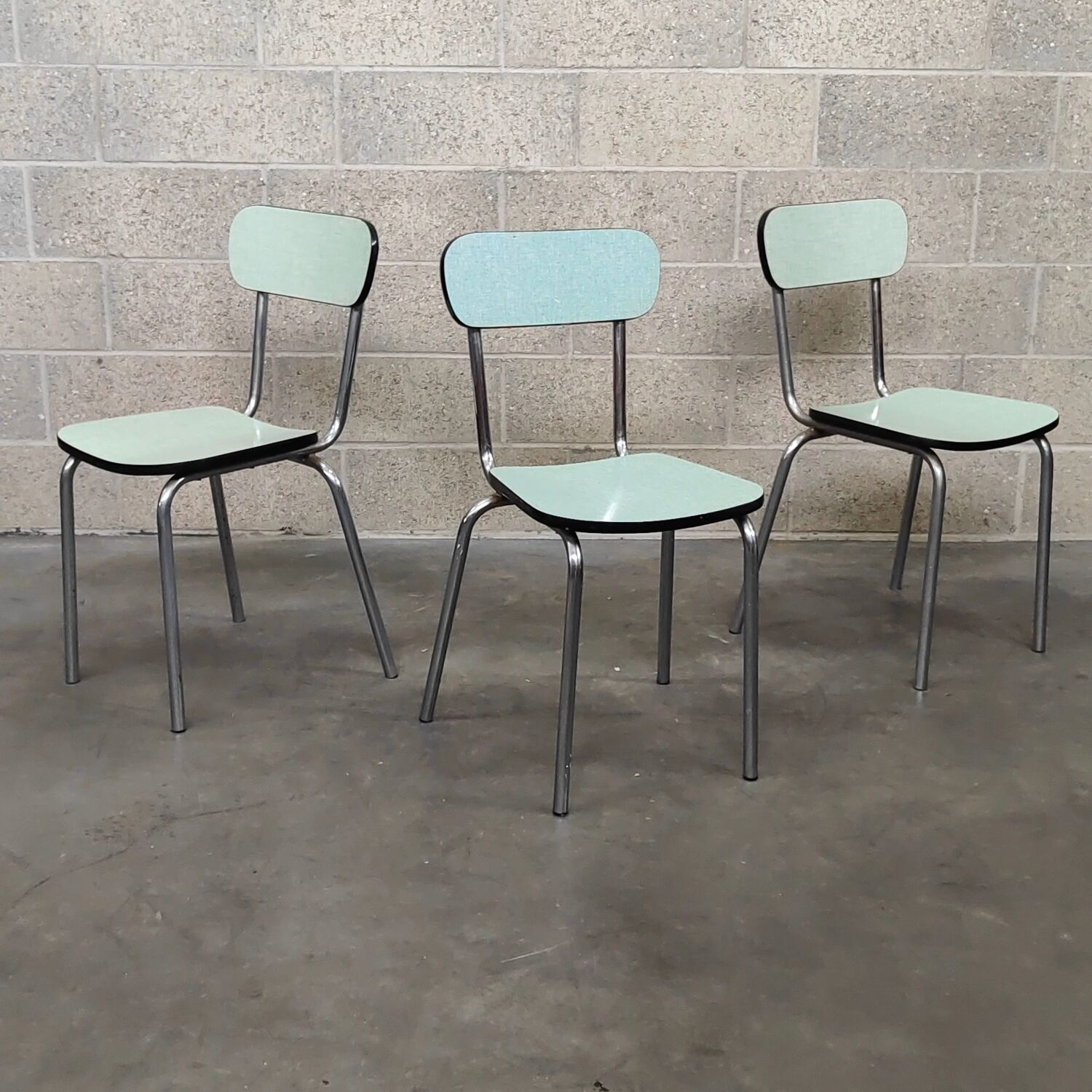 Set of 3 chairs in chrome and light green formica