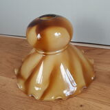 Tulip suspension in opaline caramel color