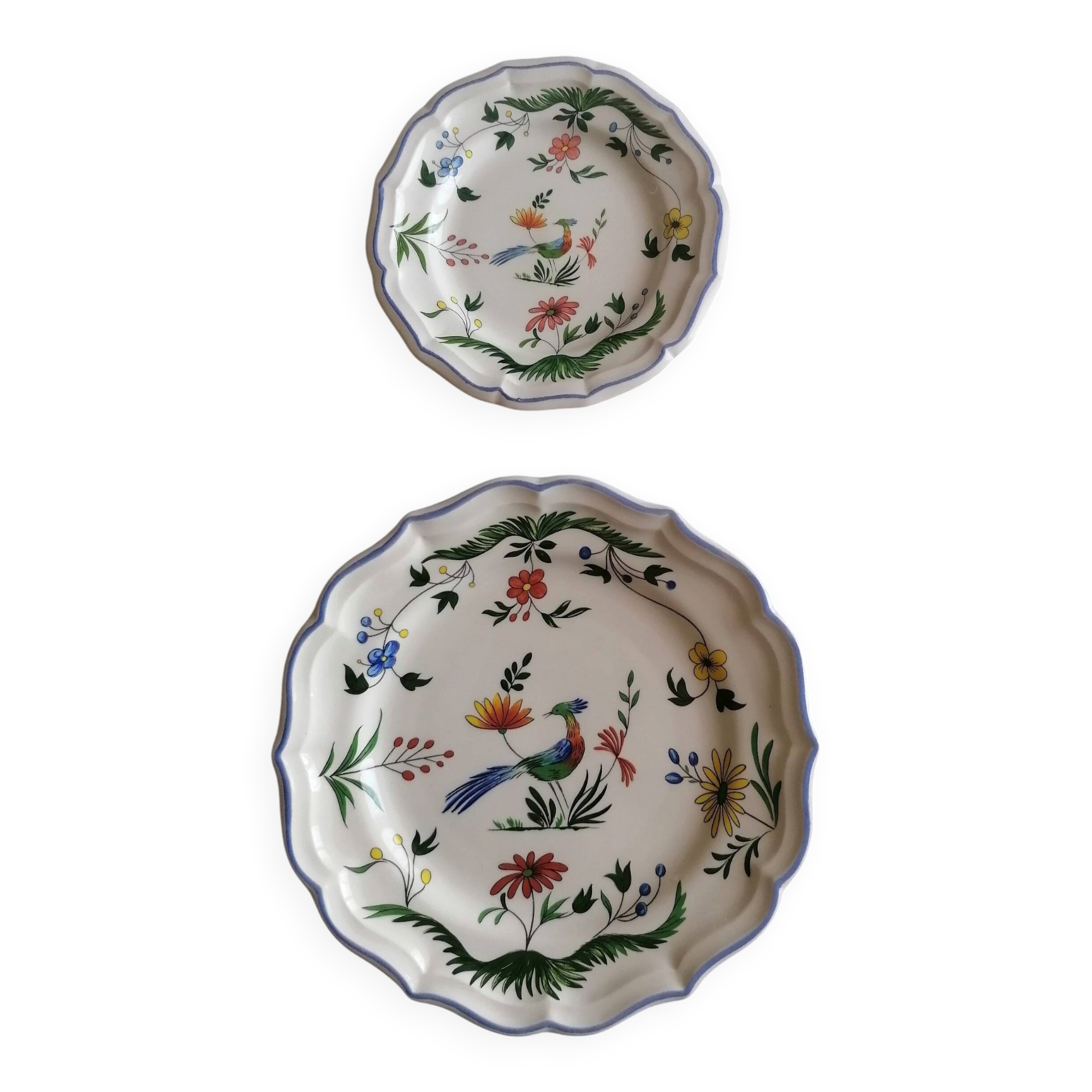 2 earthenware plates from Gien, paradise birds.