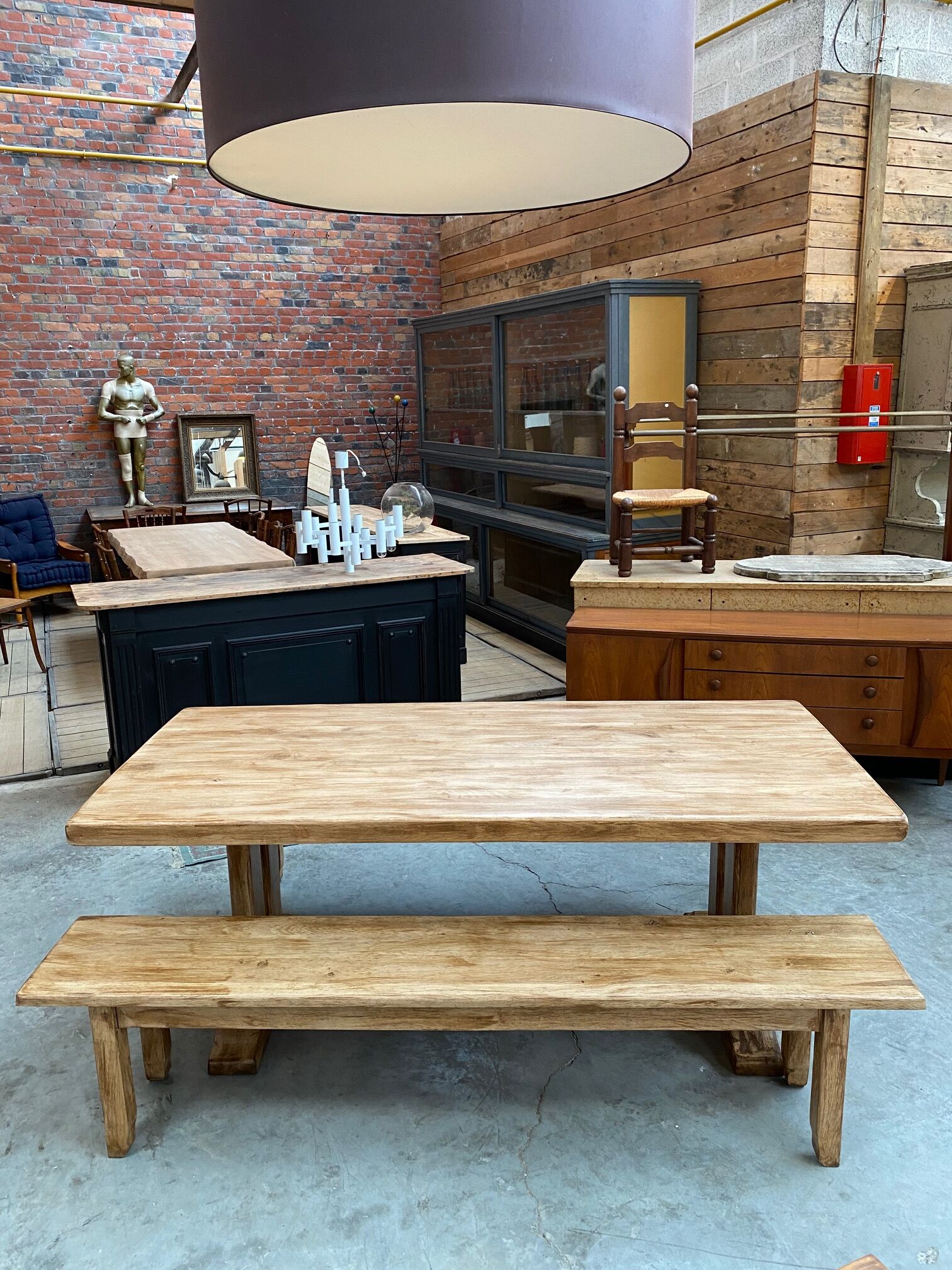 Farmhouse table and its 2 benches