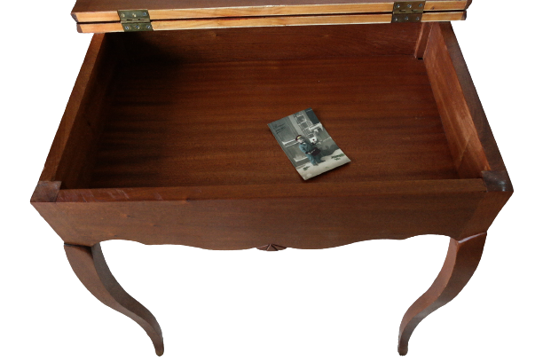 Table d'appoint, travailleuse pupitre vintage artisanale en acajou