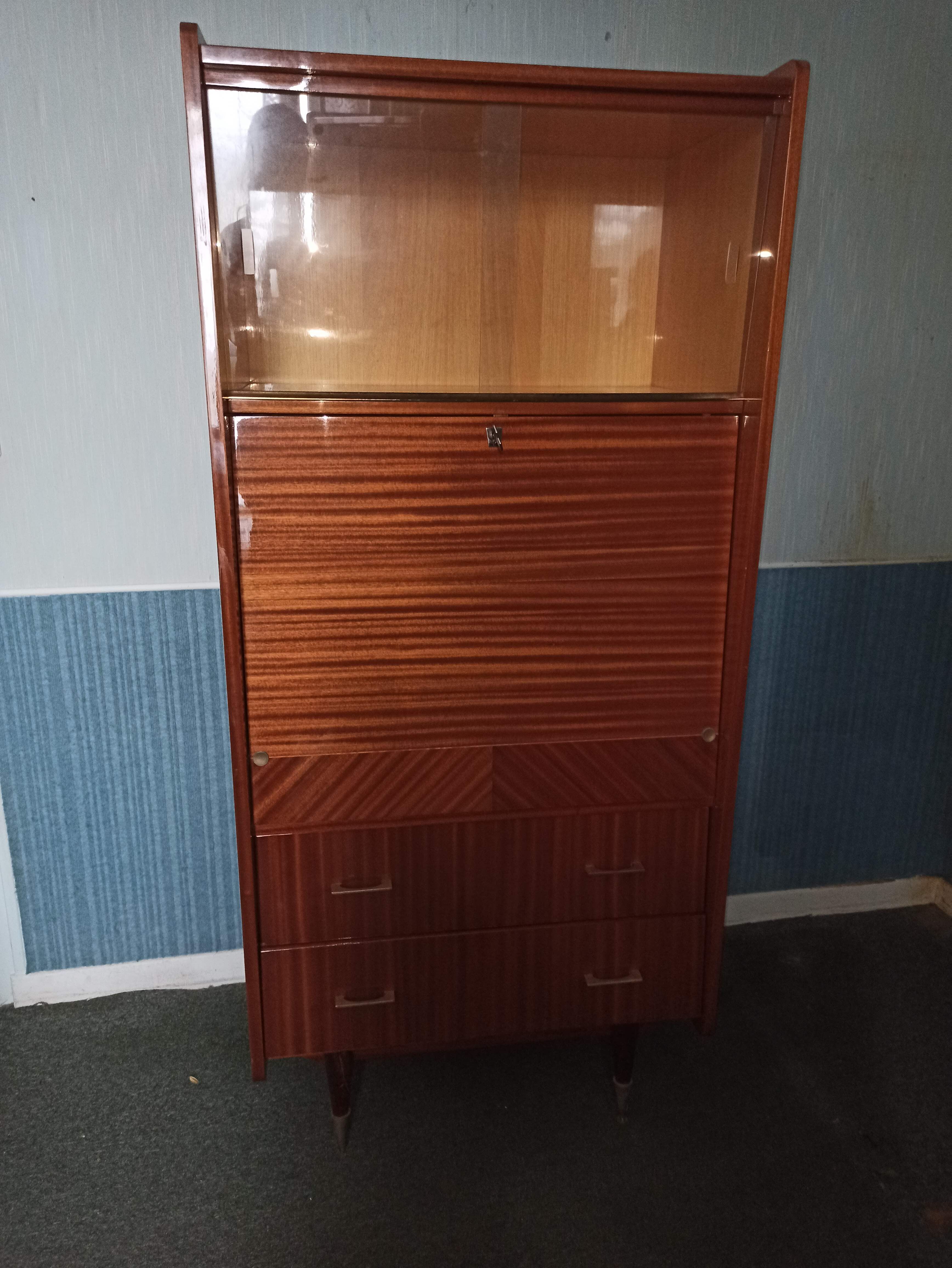 Secretary Convenient Office year 60