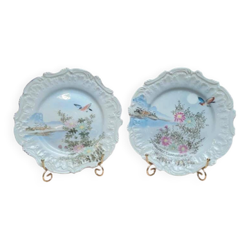 Set of 2 antique plates with Japanese-style hand-painted decoration – relief & gilding