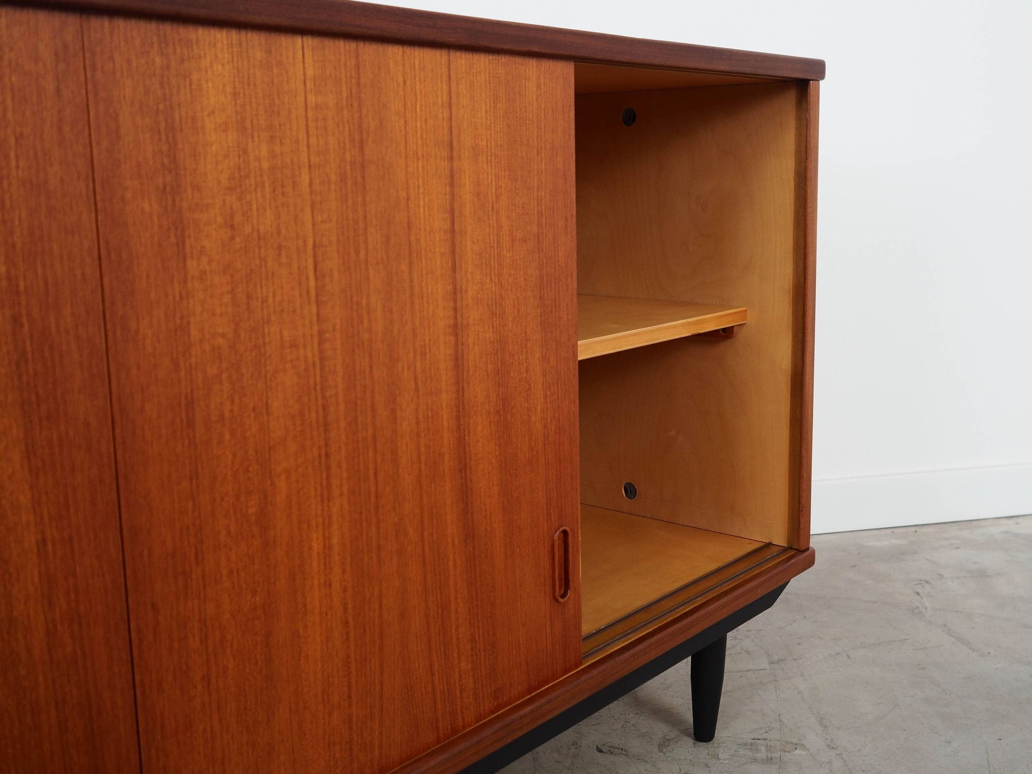 Commode, design danois, années 1970, fabriquée au Danemark