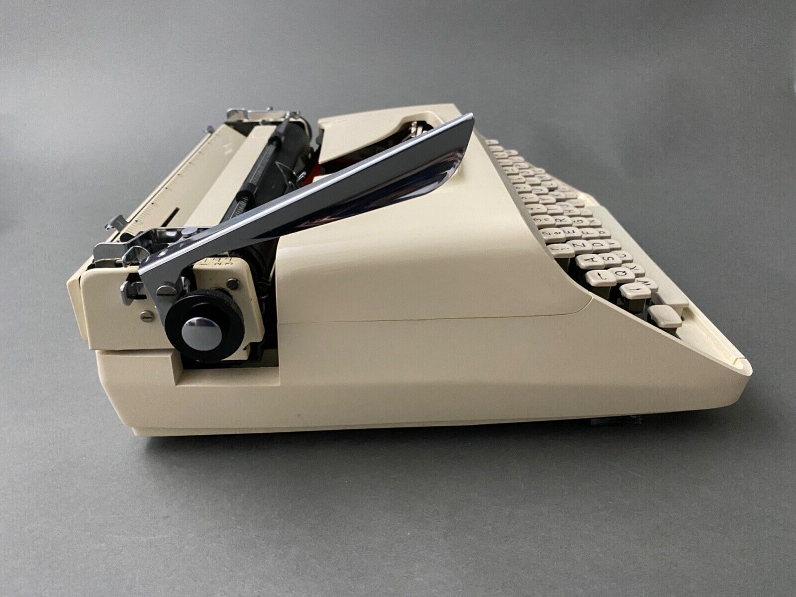 Old writer Remington monarch deluxe 1970