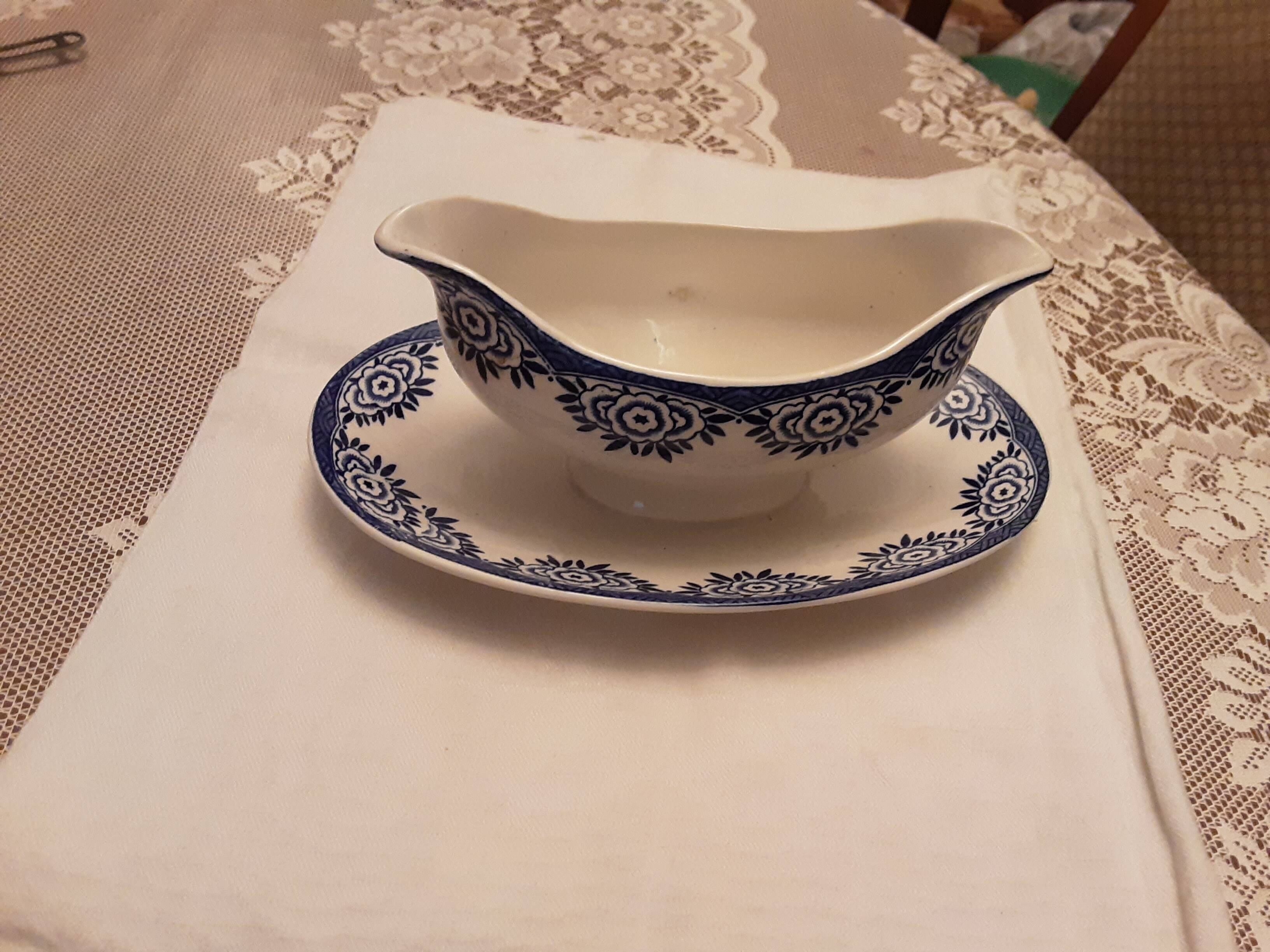 Sarreguemines faience sauce boat, capri reserve casino model
