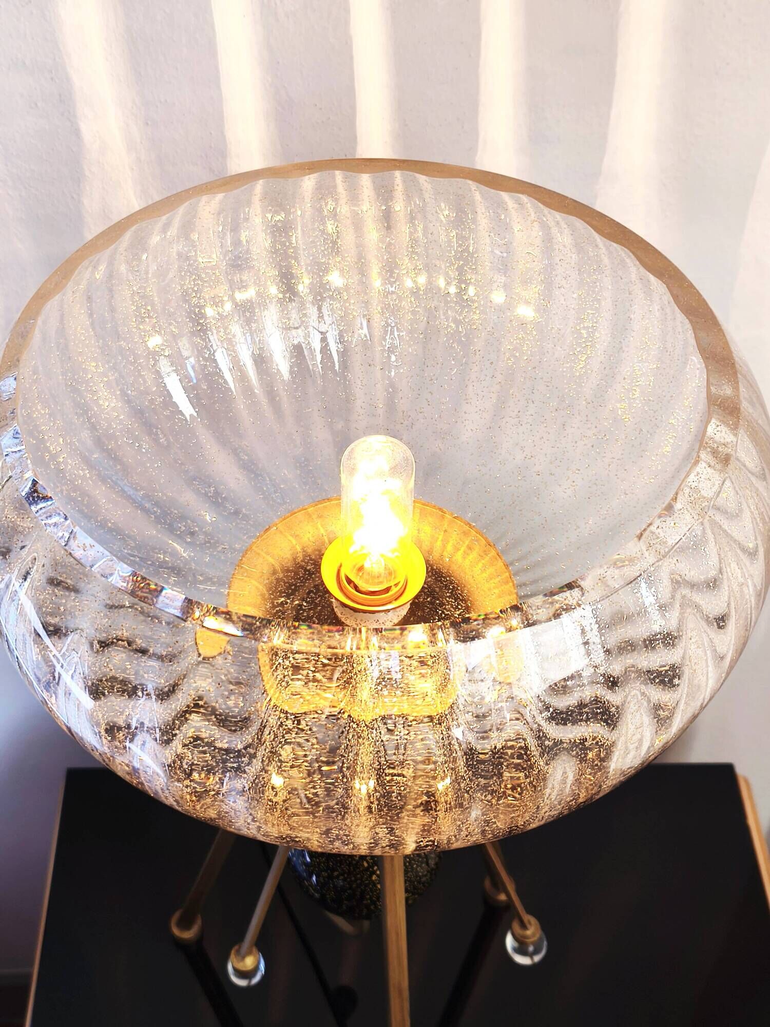 Lampe tripode italienne vintage Gallo en verre à inclusions dorées