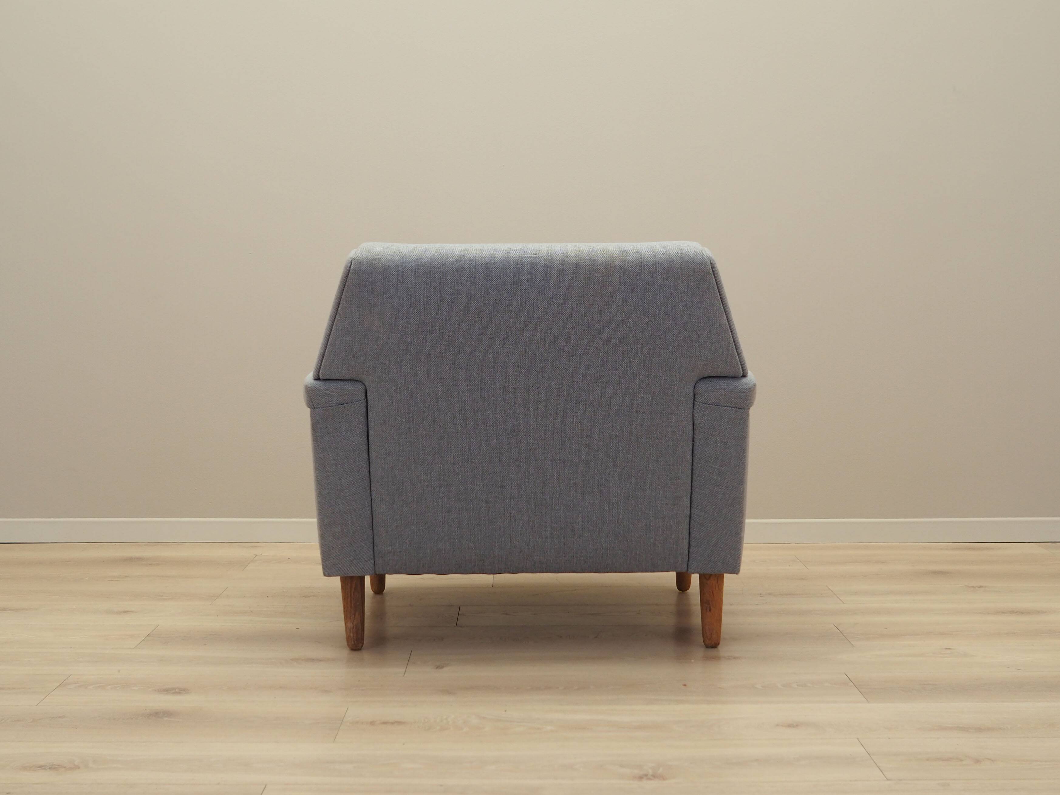 Fauteuil gris, design danois, années 1970, production : Danemark