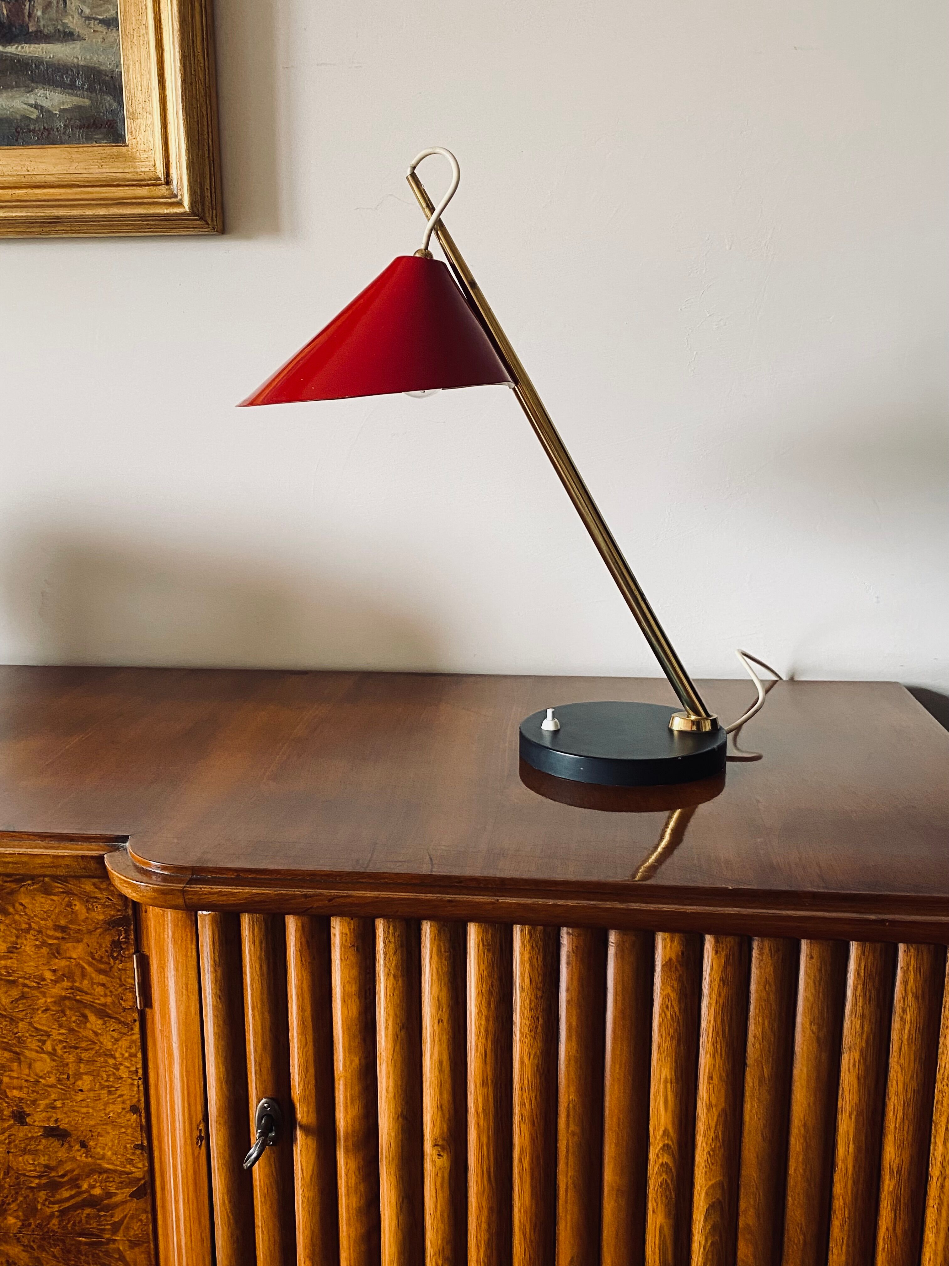 Mid-century red table lamp, Lumen Italy 1960s