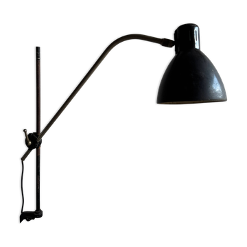 Lampe industrielle vintage en métal noir à visser, avec bras réglable et abat-jour conique