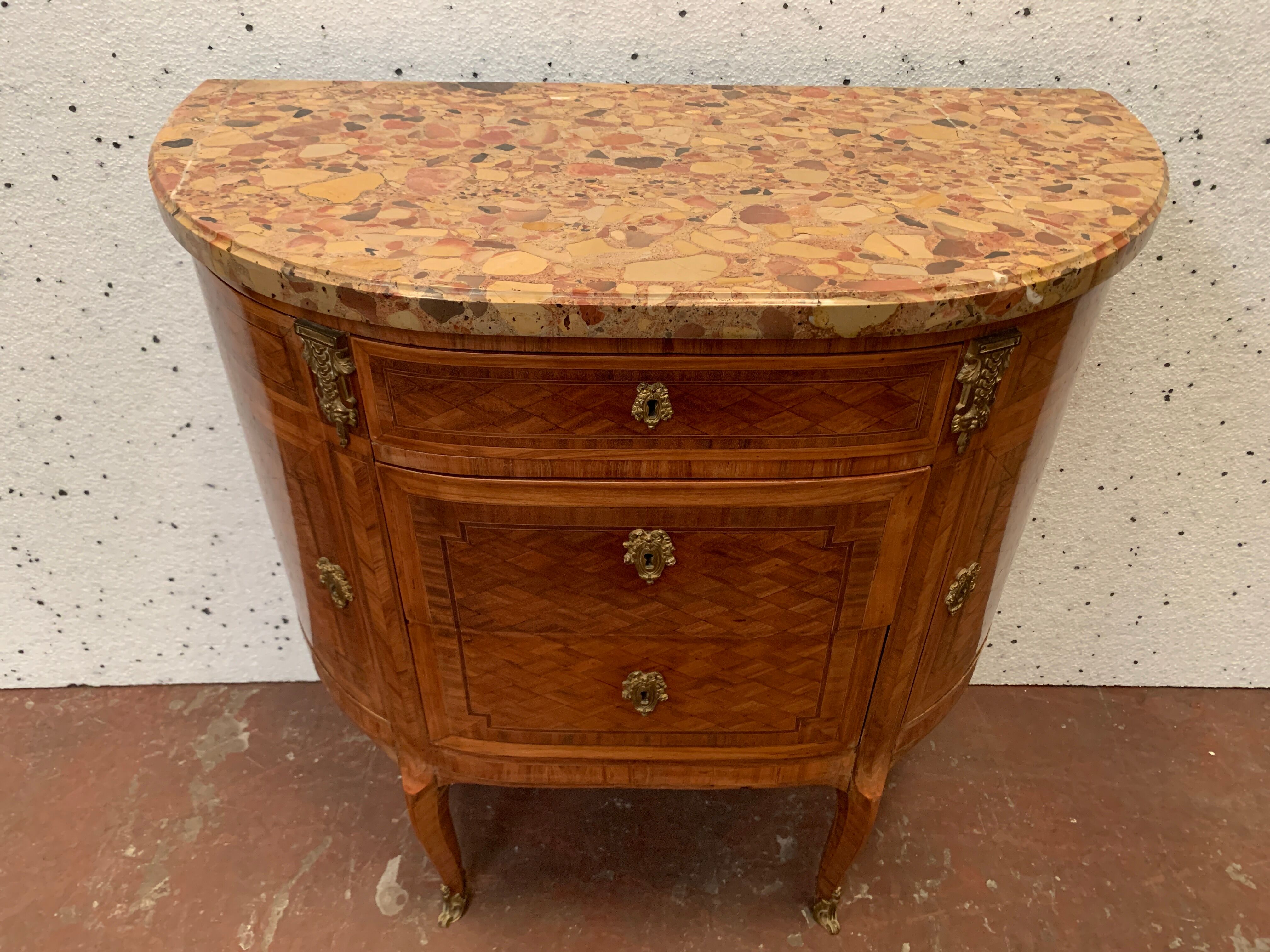Chest of drawers in half moon style Louis XVI Marquetry with cube bottom XX century