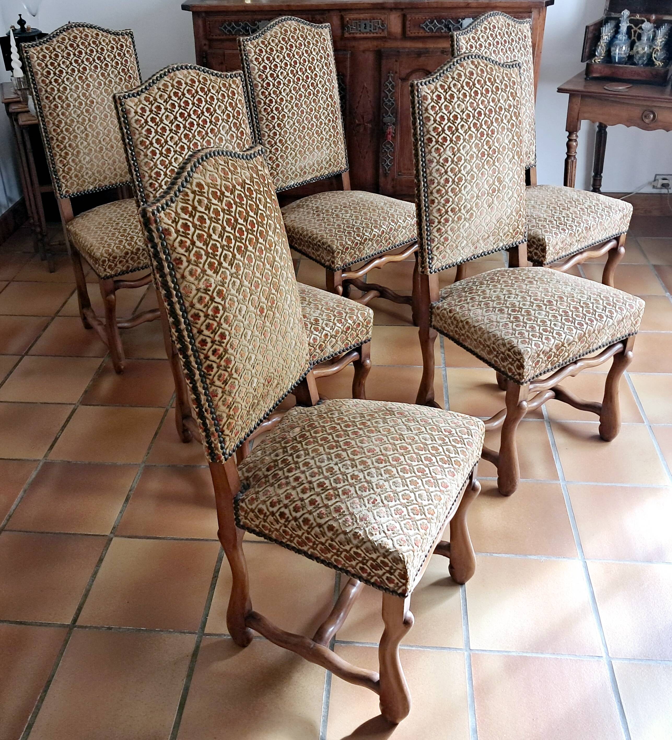 Six French Os De Mouton Style Dining Chairs in Carved Wood