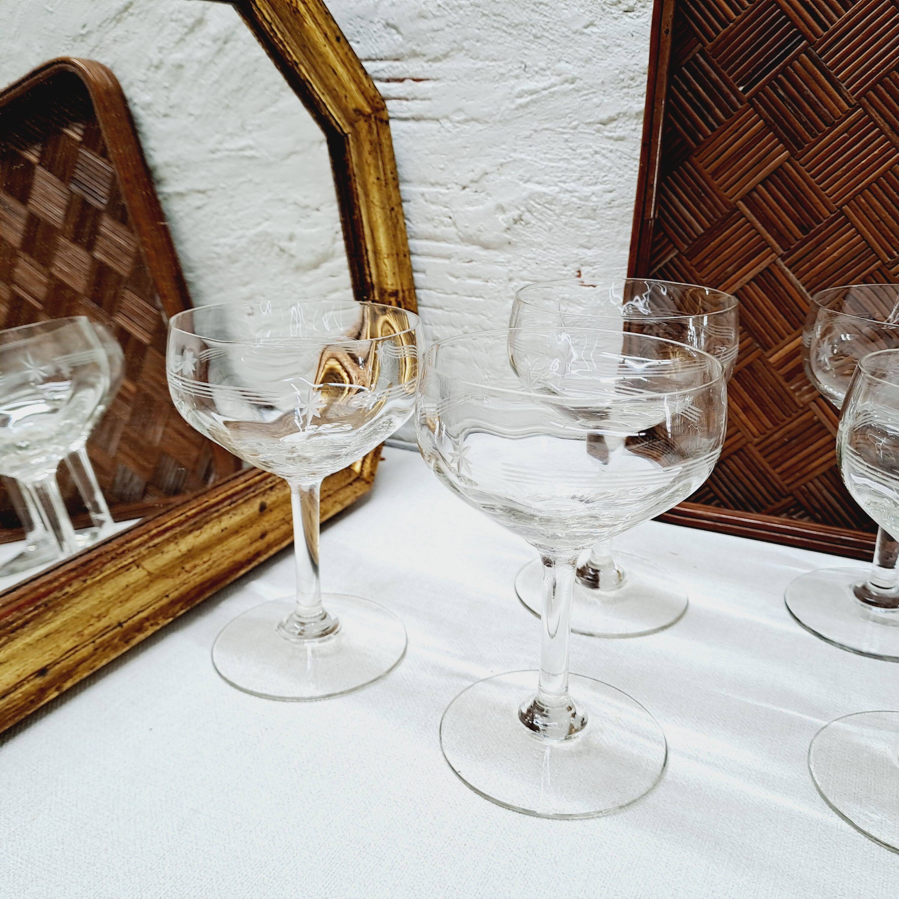 Set of 6 chiselled star glass cups