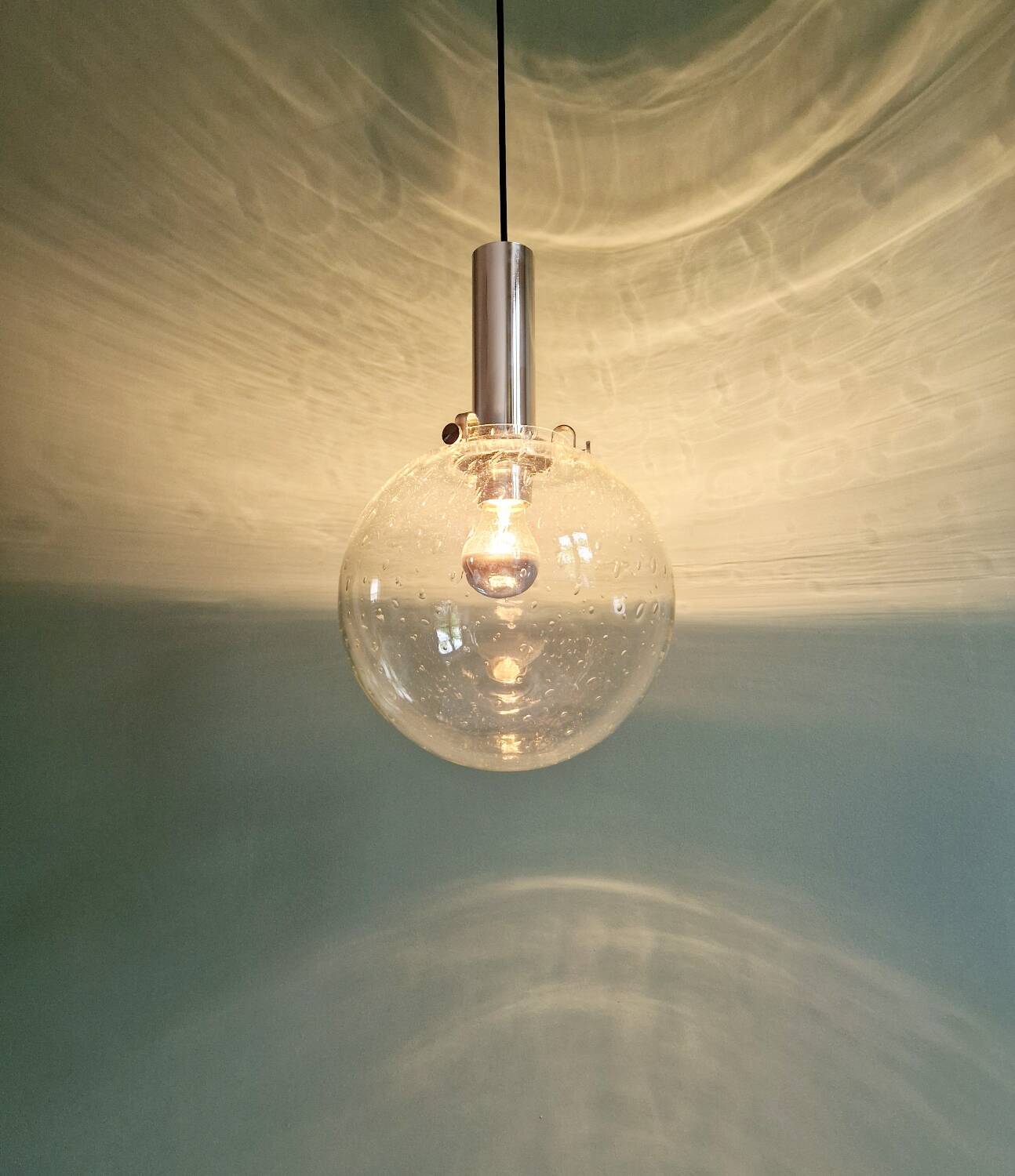 Space Age pendant light in bubbled blown glass, 1970s