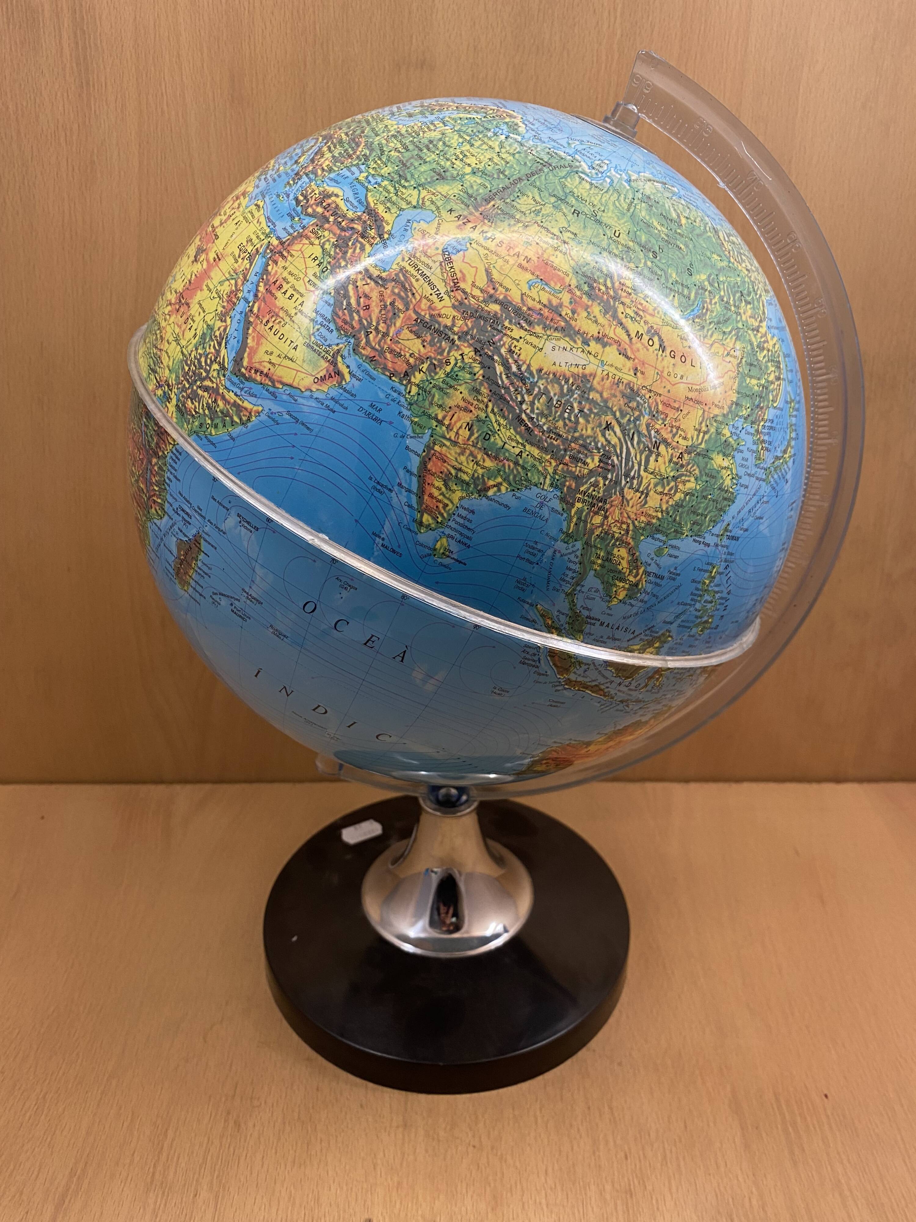 Catalan terrestrial globe 90s