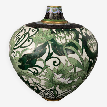 Vase cloisonné de forme boule par Jingfa Chine XXe décor floral