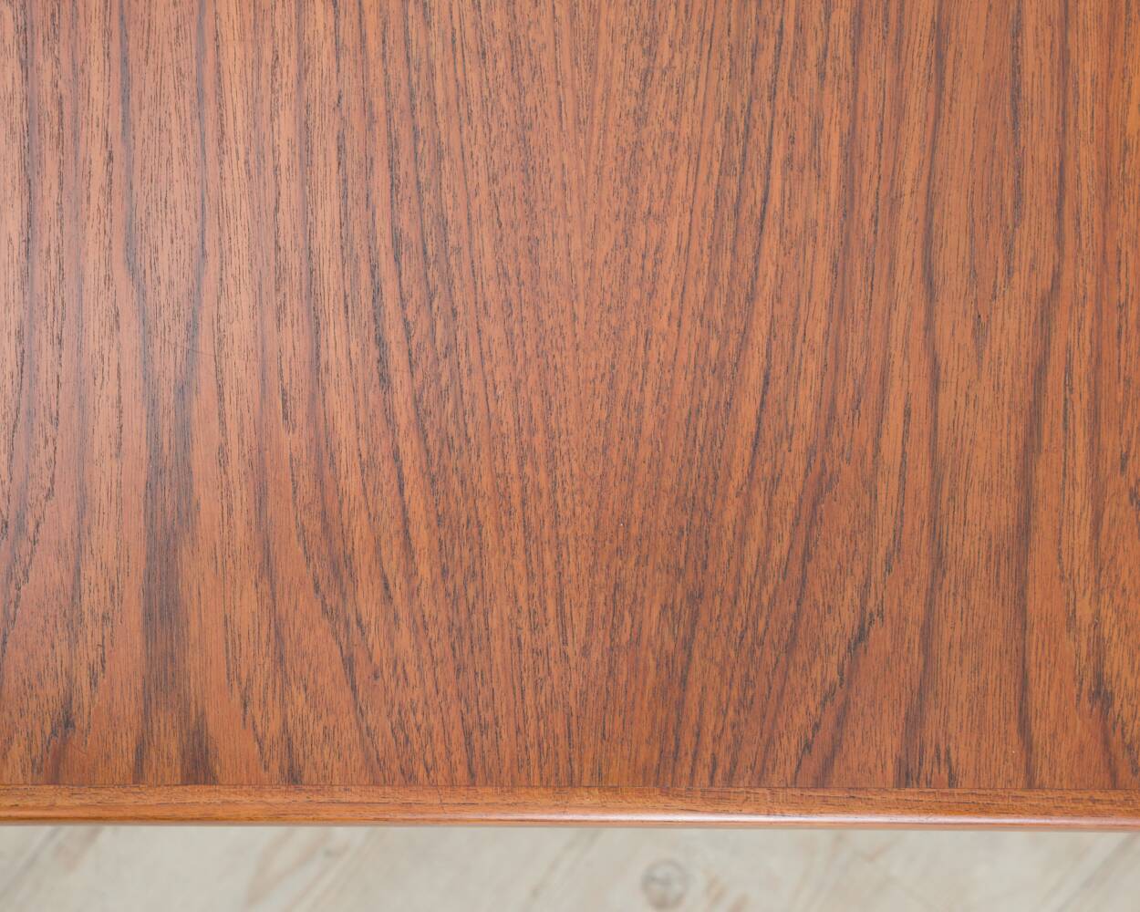 Table basse danoise en teck par Nils Bach, années