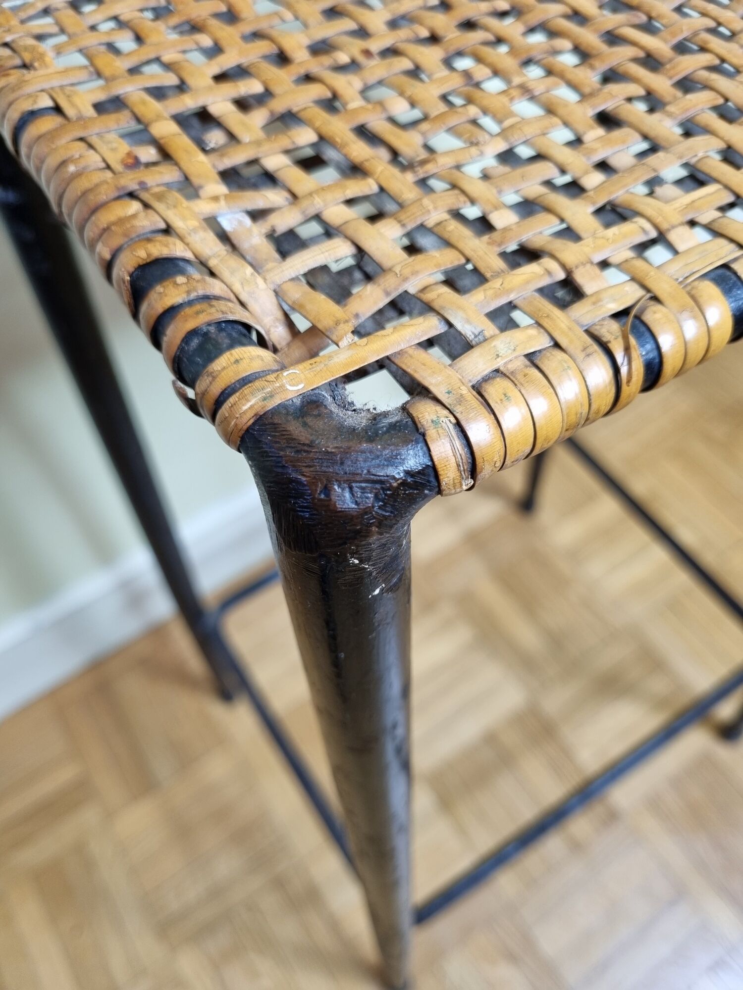 Bar stool in steel and braided wicker, design of the 50s, 92 cm