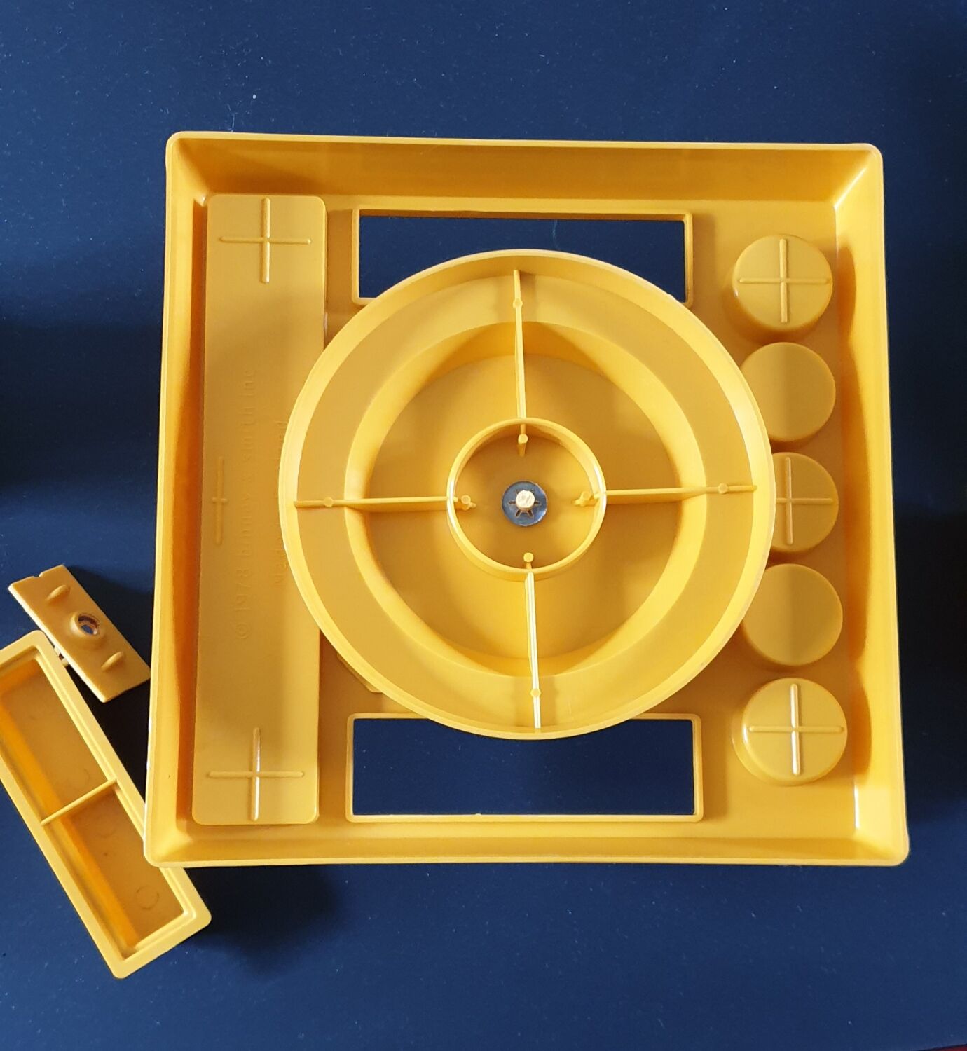 Vintage pencil holder crayola