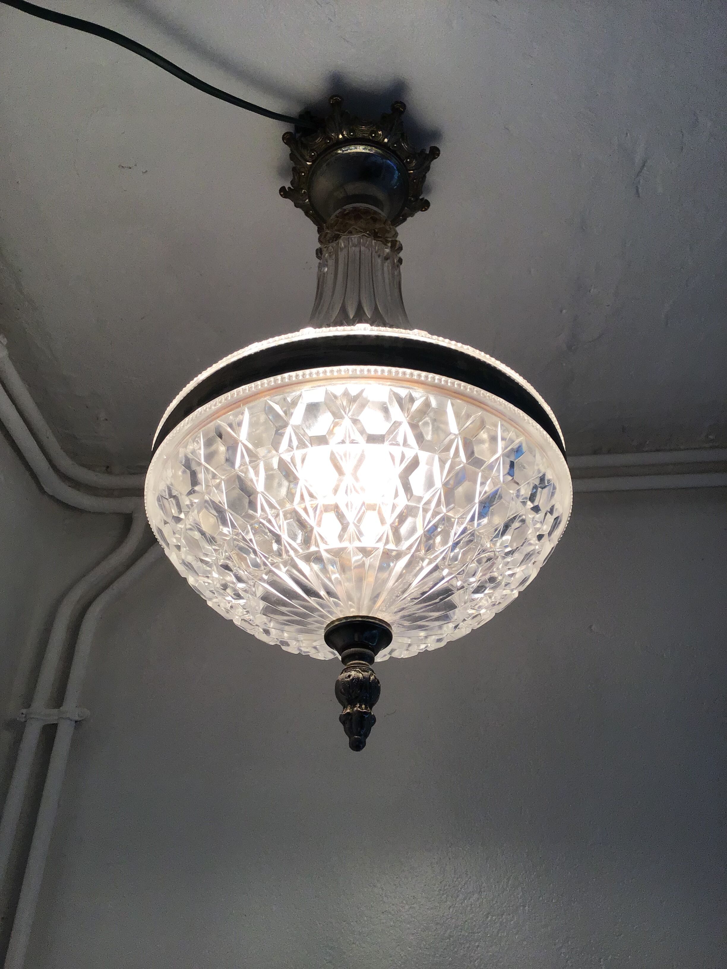 Ceiling balloon glass and metal