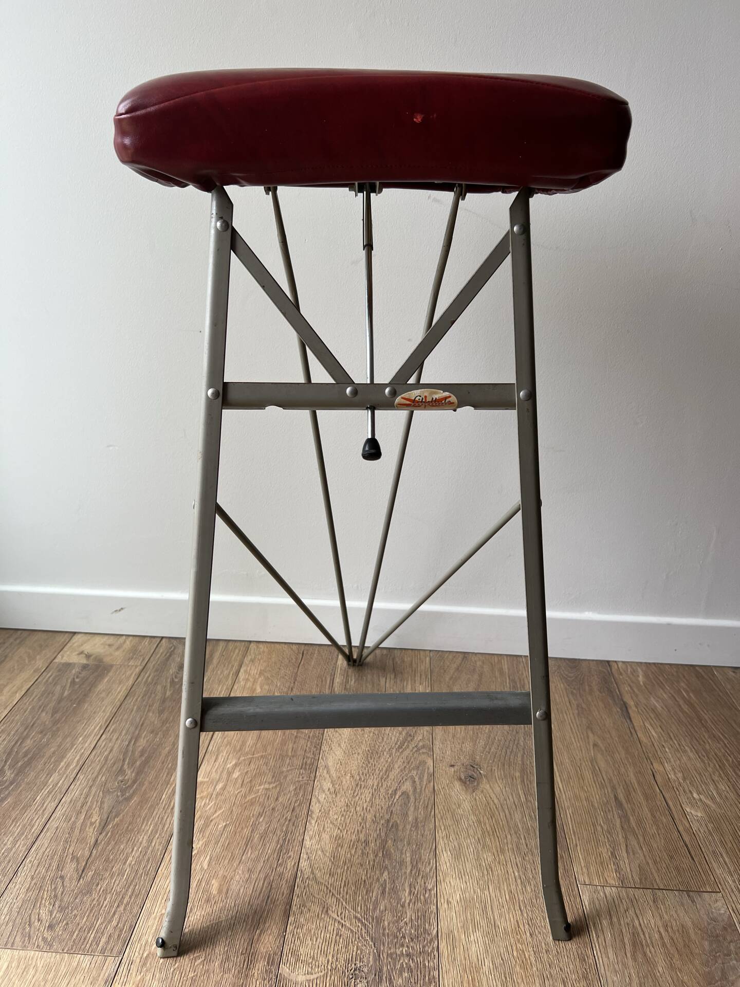 Vintage folding stool Libellule – Normafix – burgundy faux leather – years