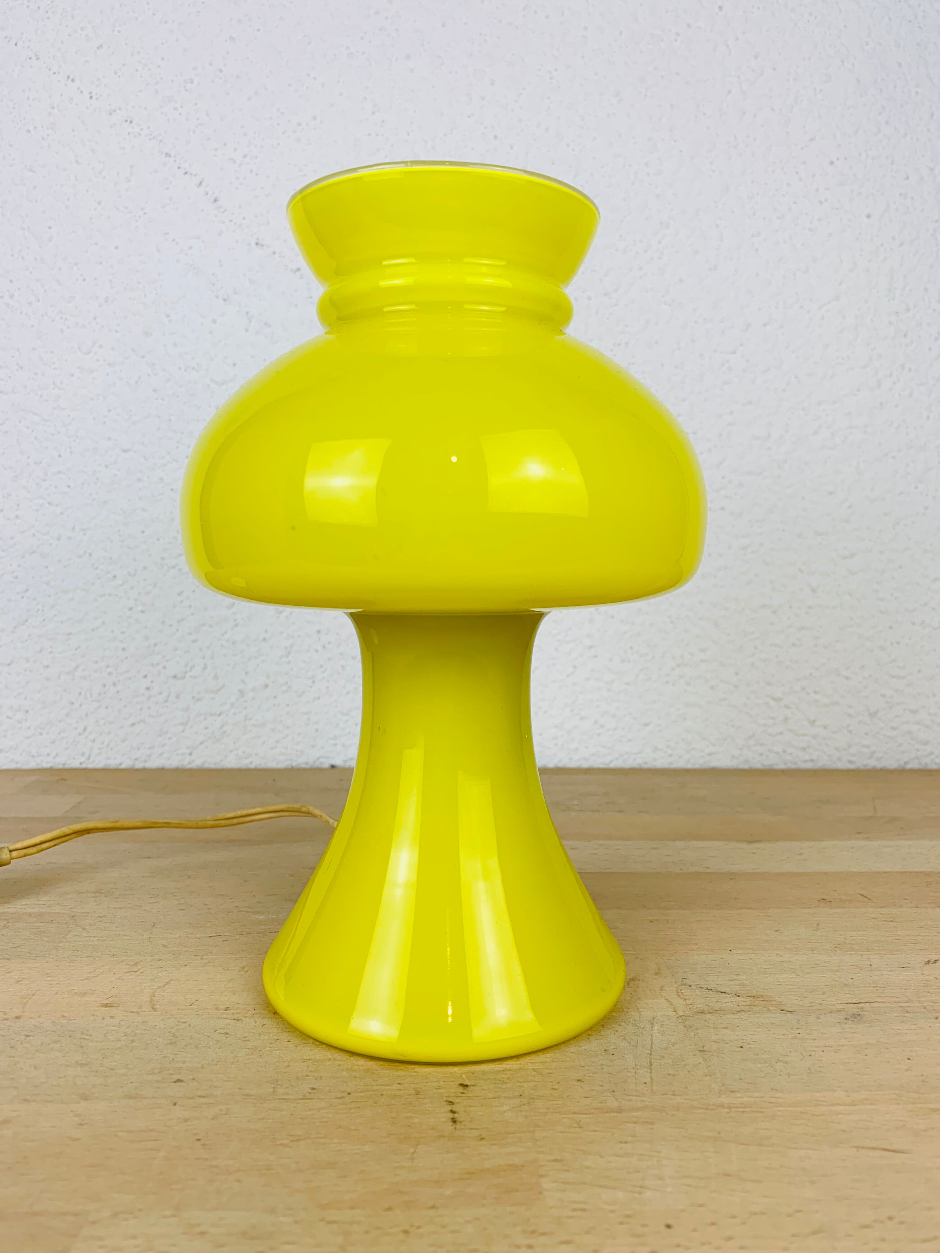 Mushroom lamp yellow glass space age 70's
