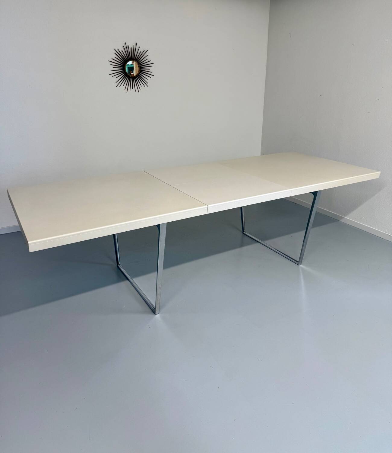 Dining/meeting table in laminated wood designed by antonio citterio vitra