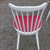 Set of 4 Scandinavian style chairs from the 50s in white lacquered wood and red skaï patties