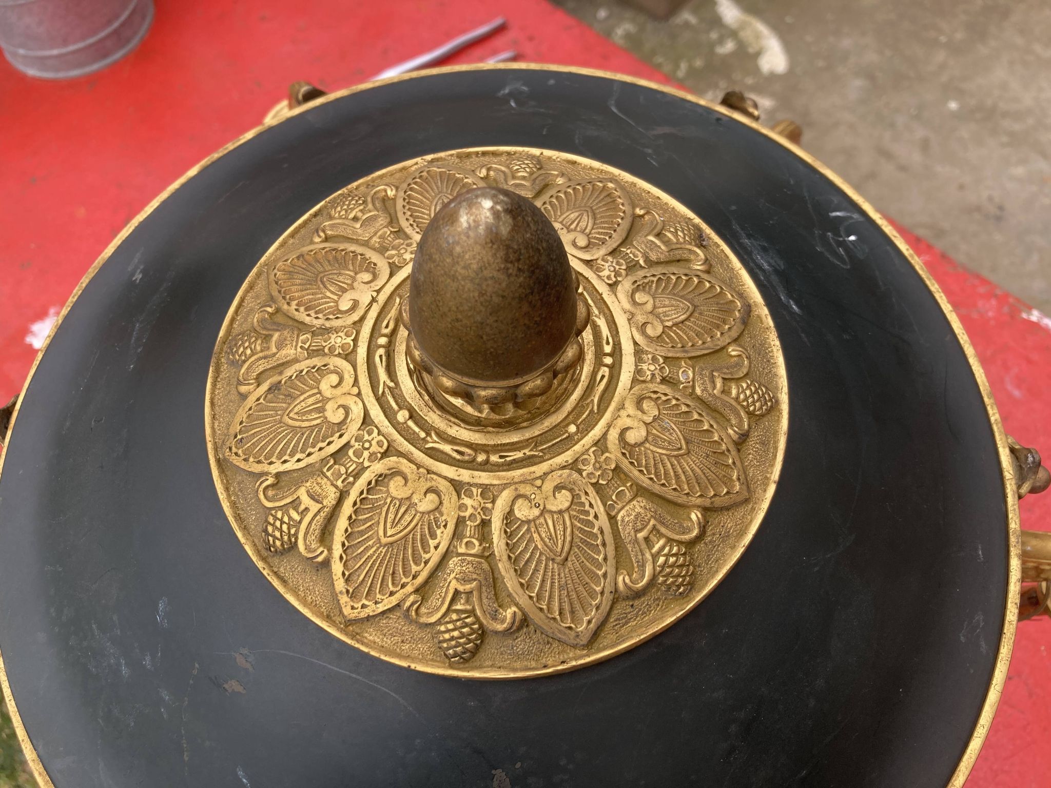 Lustre six lumières en bronze, Style Empire