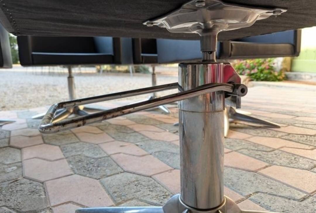 Swivel designer armchairs x6