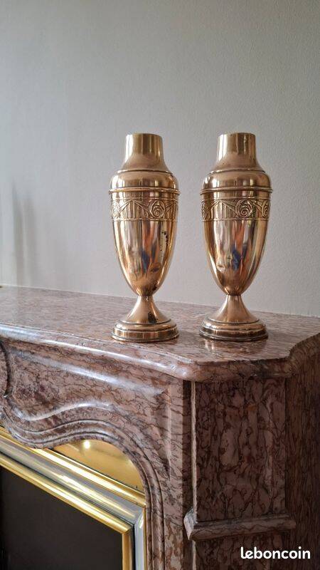 Paire de vases Art Déco en laiton, vers 1920