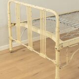 1920s bed