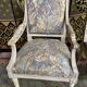 Paire de fauteuils cabriolets de style Louis XVI