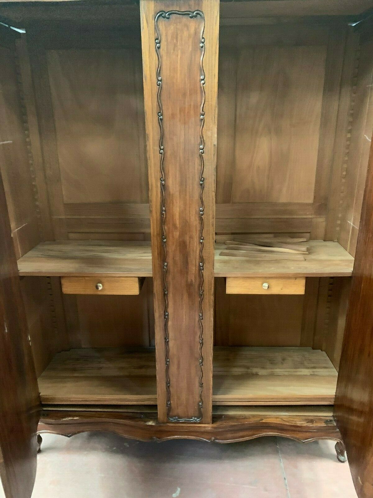 Regency-style wardrobe in walnut storage furniture 20th century