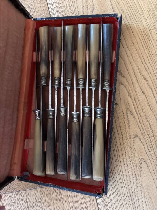 Couteau manche os acier forge