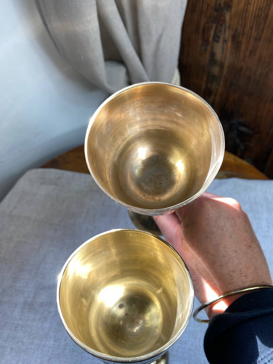 Calices, verre à pied en laiton gravés