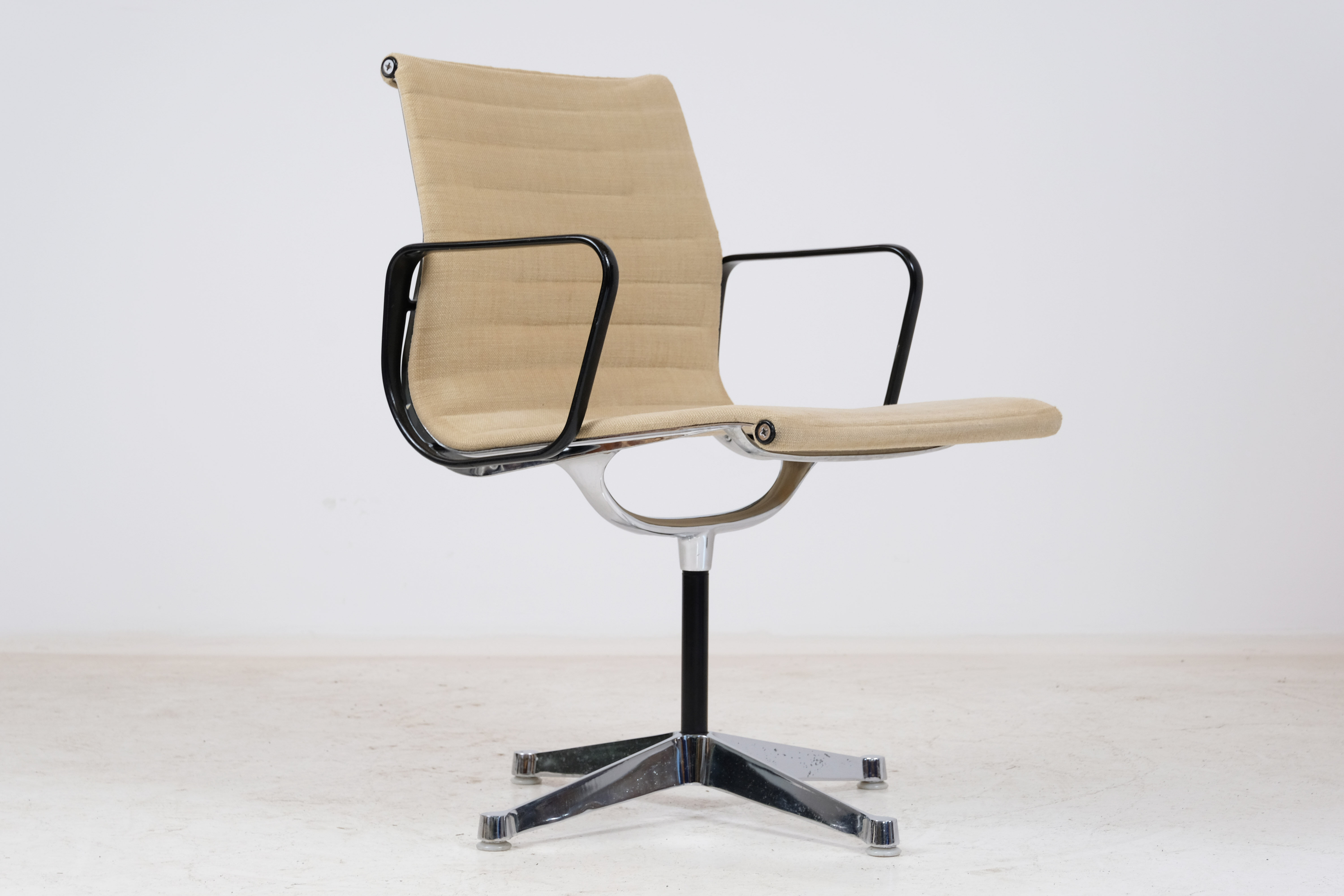 EA 108 Eames chair for Herman Miller 1970's