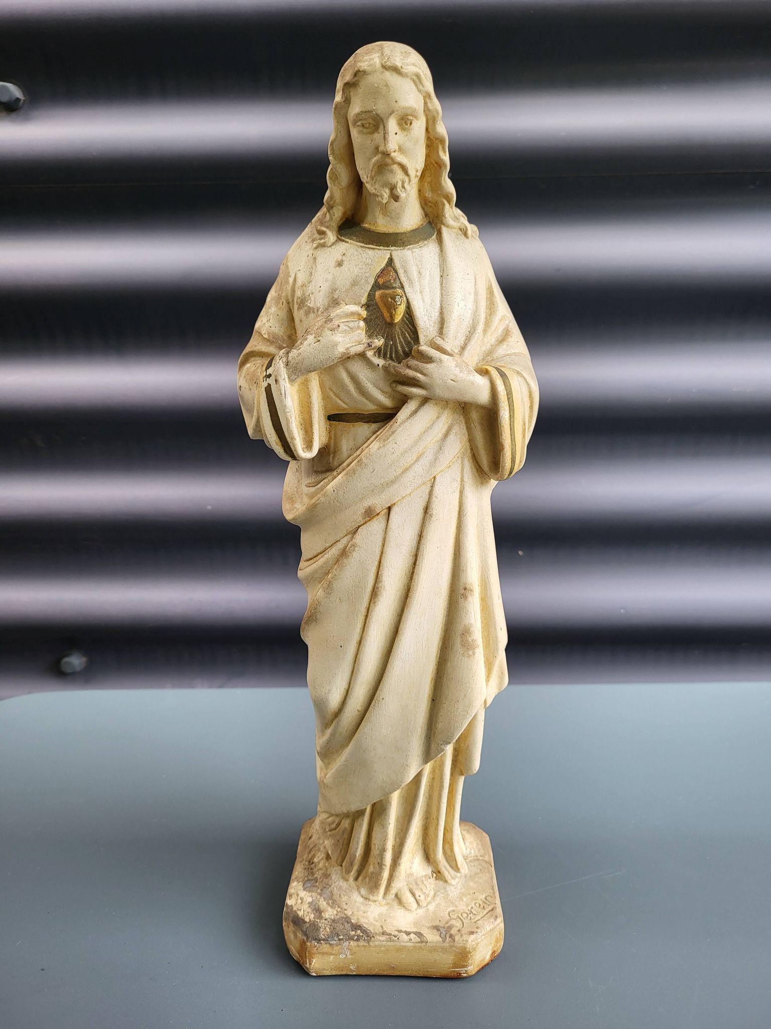 Old plaster statue of the Sacred Heart of Jesus, signed Serein, Made in France.
